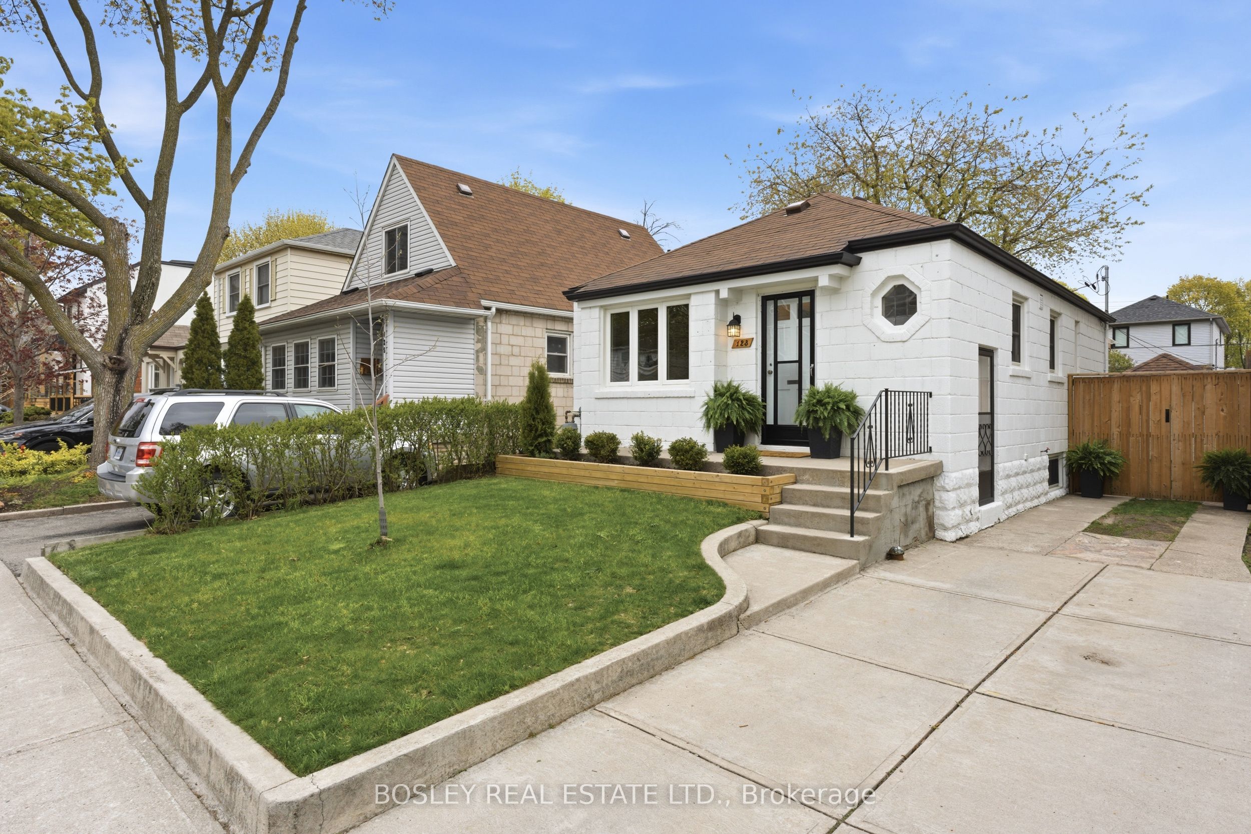 123 Dunington Drive, Toronto, ON M1N 3E5