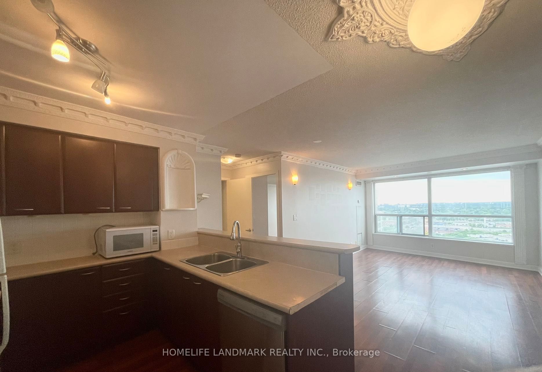 38 Lee Centre Drive 2609, Toronto, ON M1H 3J7 photo 4