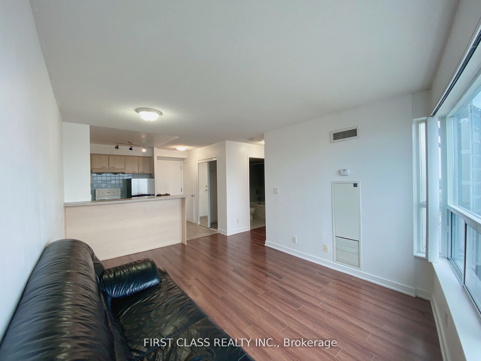 36 Lee Centre Drive 3006, Toronto, ON M1H 3K2 photo 3
