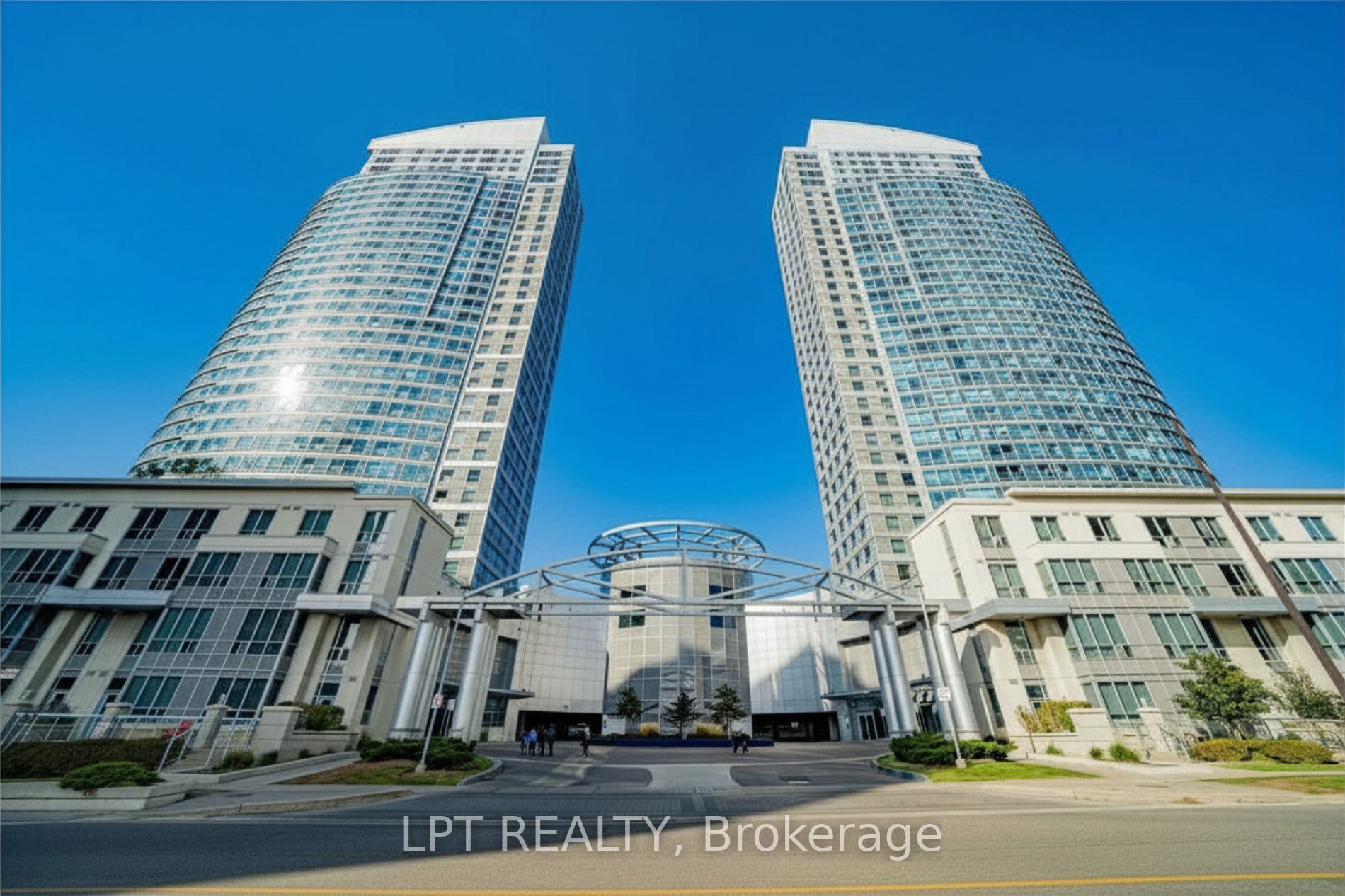 38 Lee Centre Drive 2107, Toronto, ON M1H 3J7