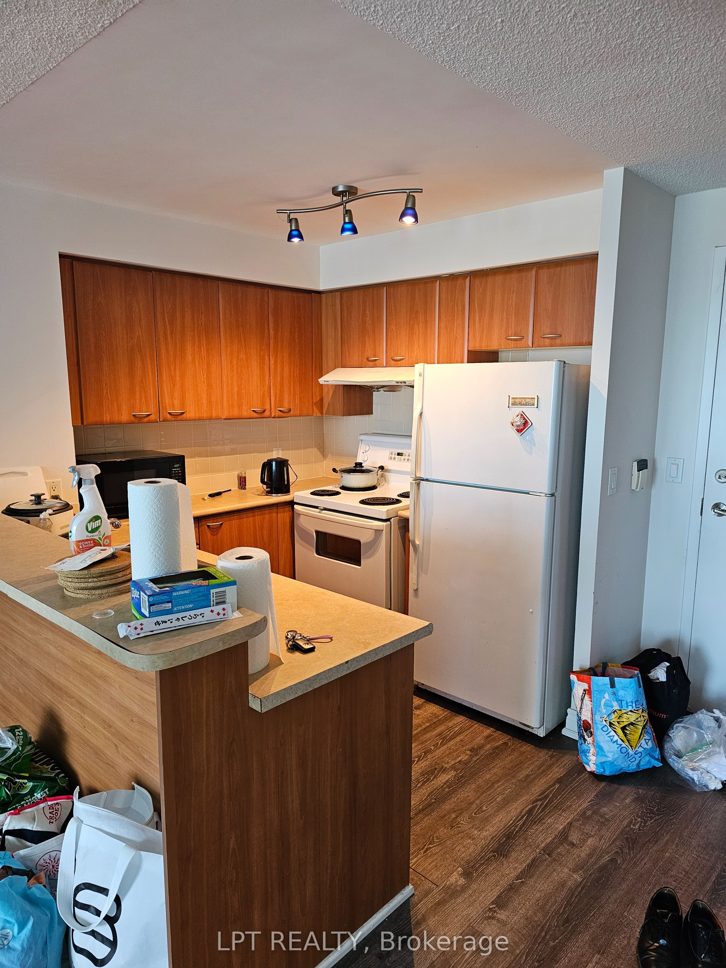 38 Lee Centre Drive 2107, Toronto, ON M1H 3J7 photo 2