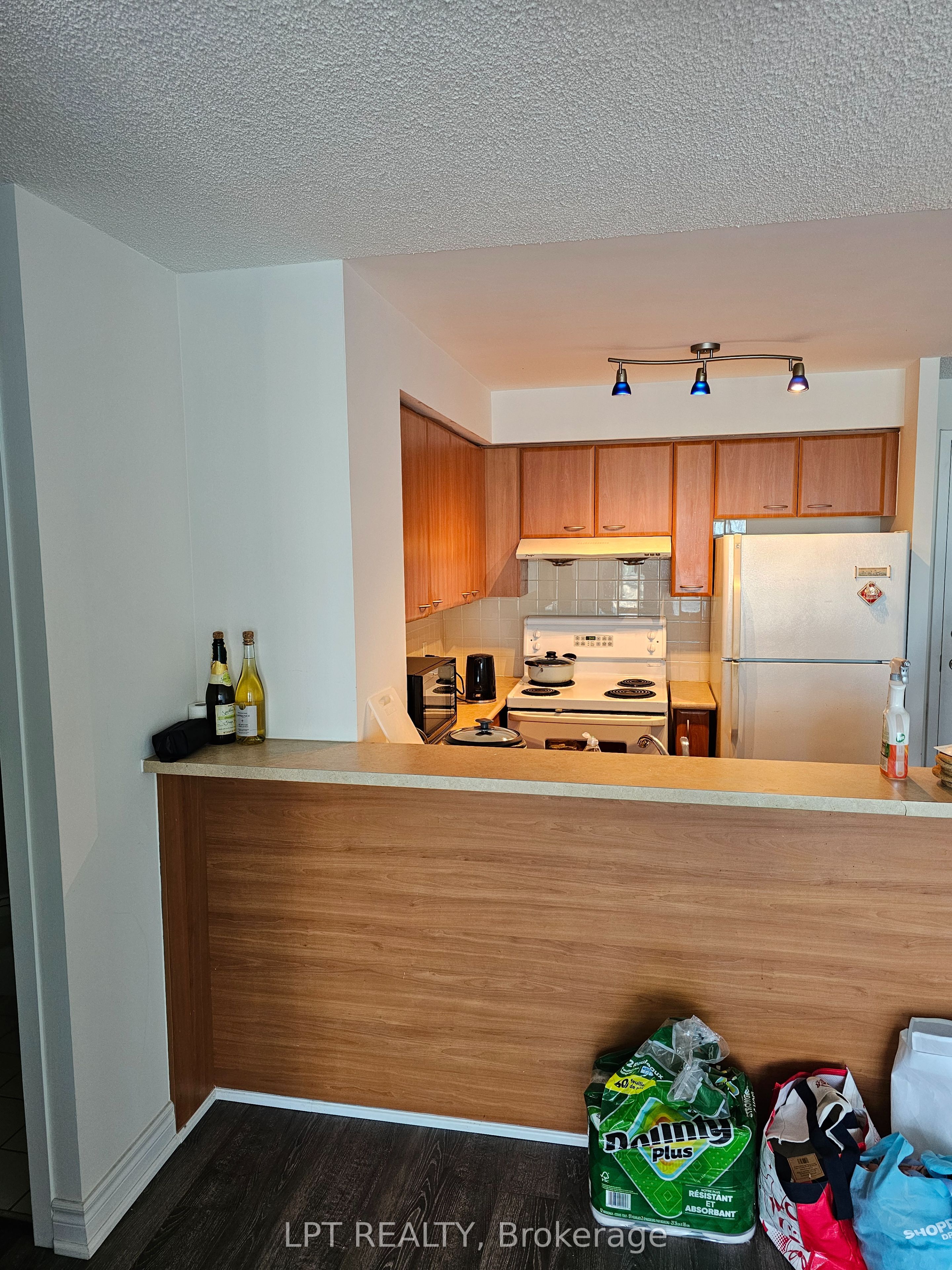 38 Lee Centre Drive 2107, Toronto, ON M1H 3J7 photo 3