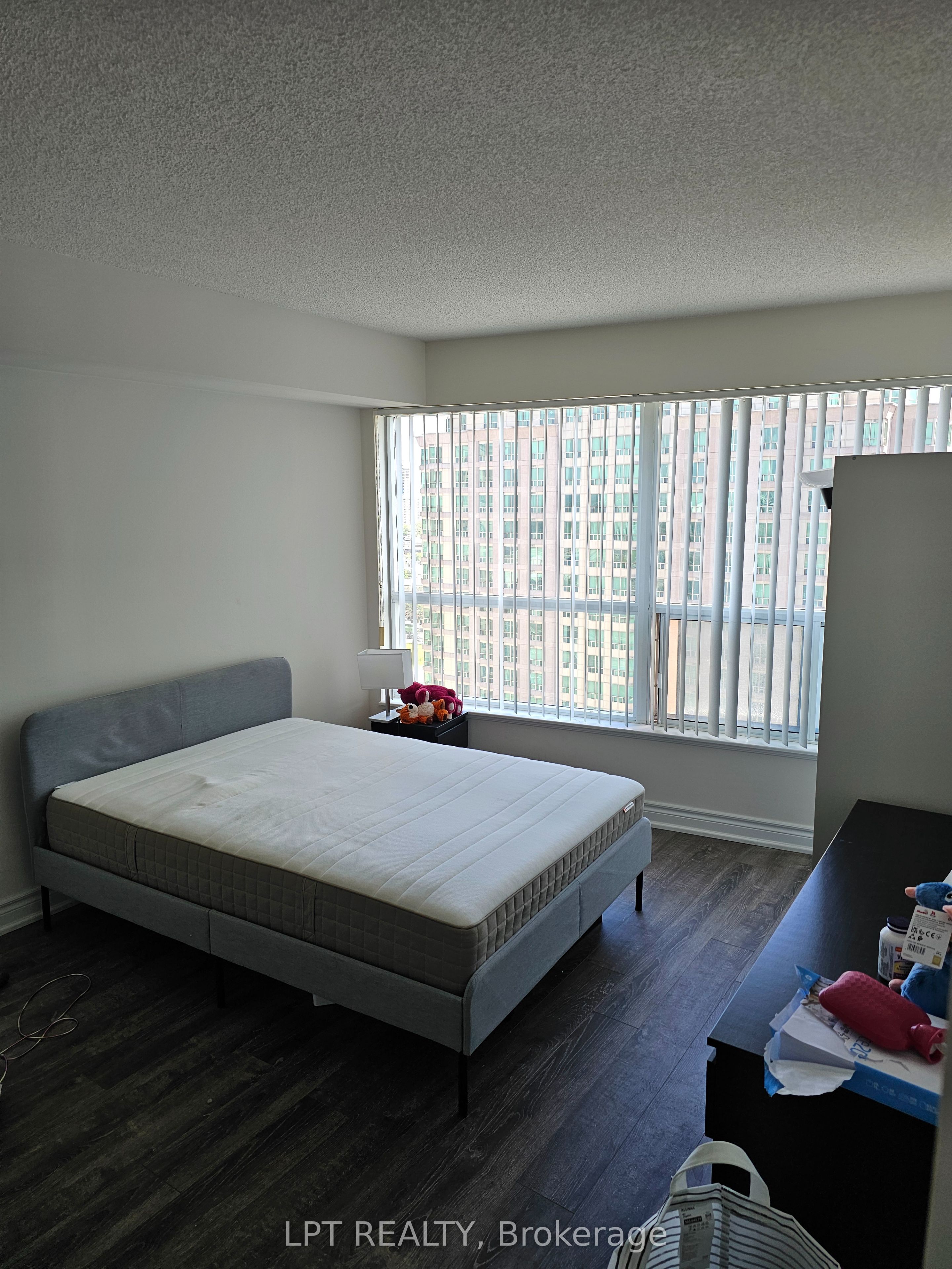 38 Lee Centre Drive 2107, Toronto, ON M1H 3J7 photo 5
