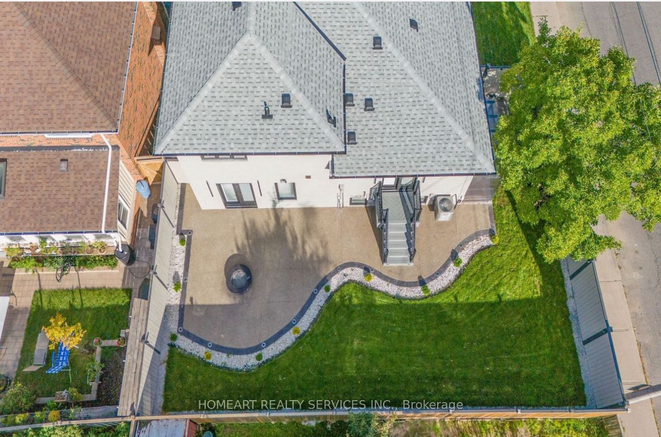 35 Munford Crescent, Toronto, ON M4B 1B9 photo 5