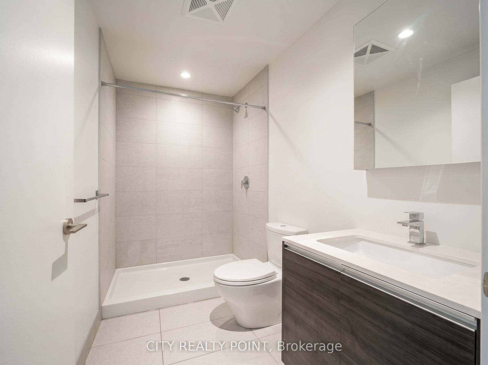 1190 Dundas Street E 505, Toronto, ON M4M 0C5 photo 3