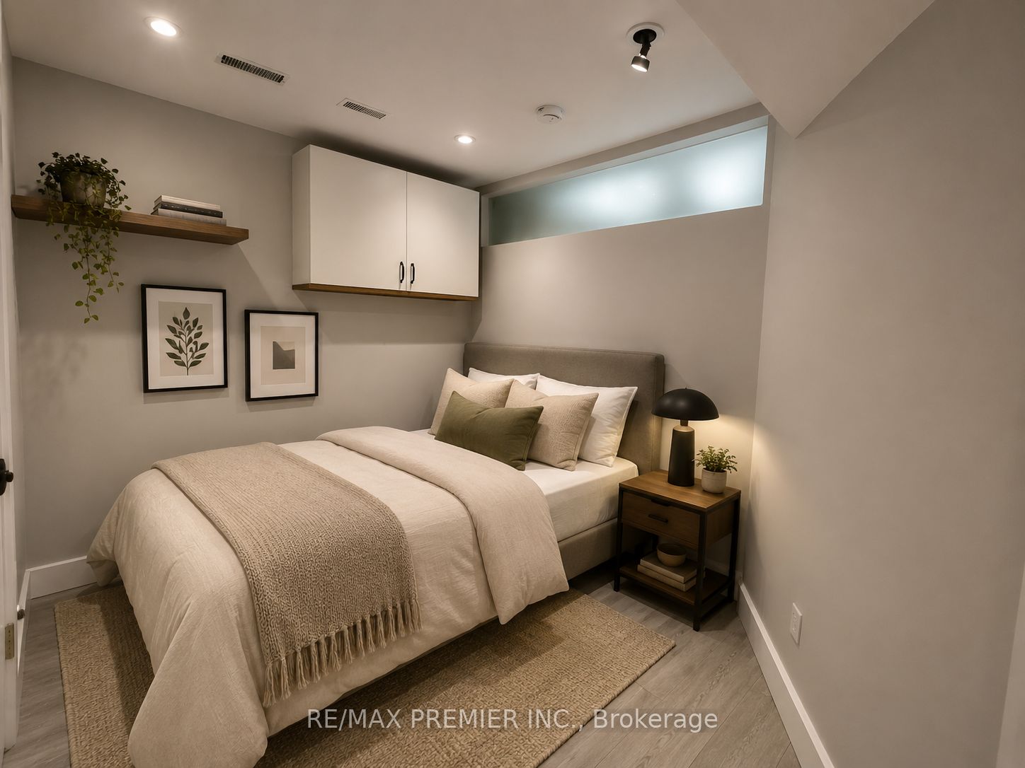50 Pape Avenue 1, Toronto, ON M4M 2V6 photo 3