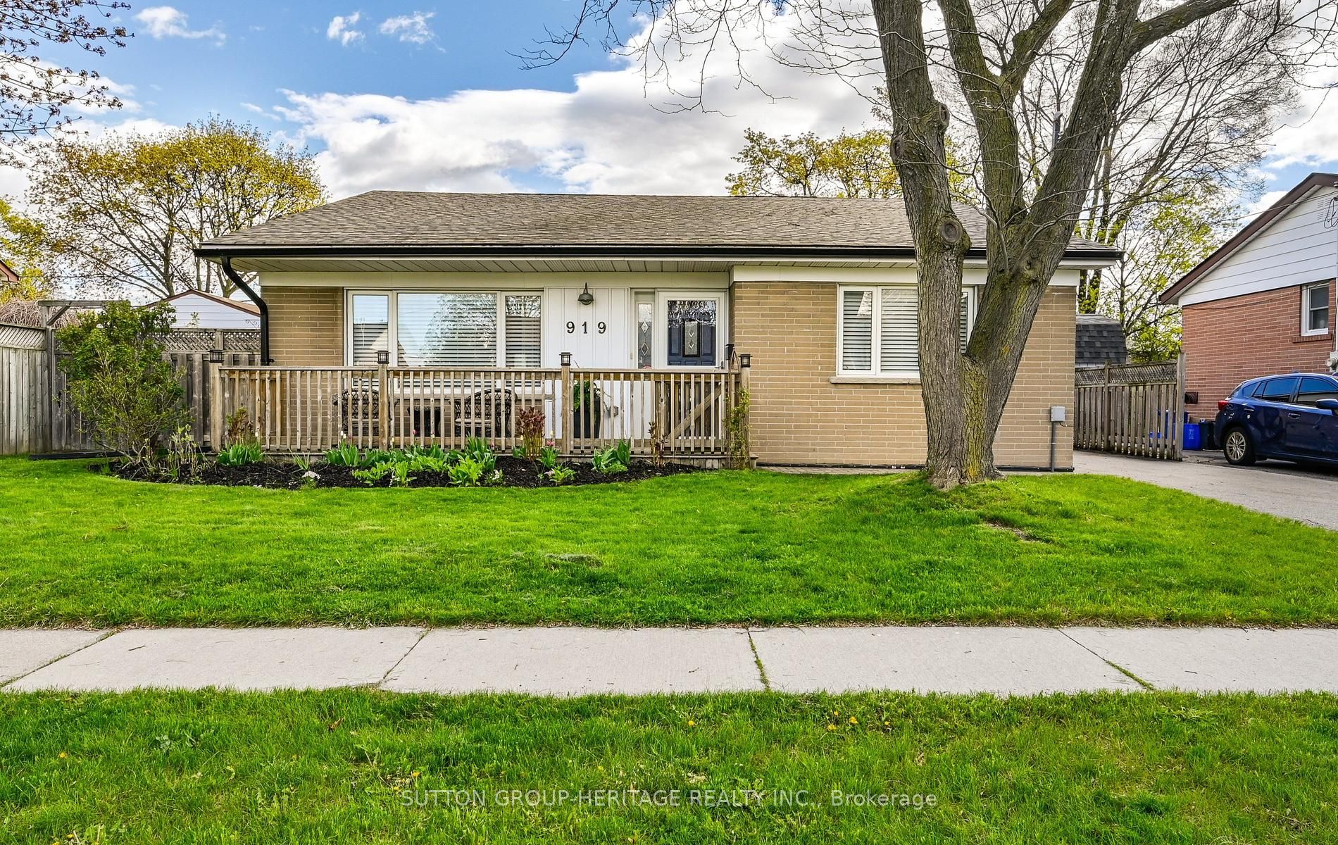 919 Bayview Avenue, Whitby, ON L1N 1E2 photo 2