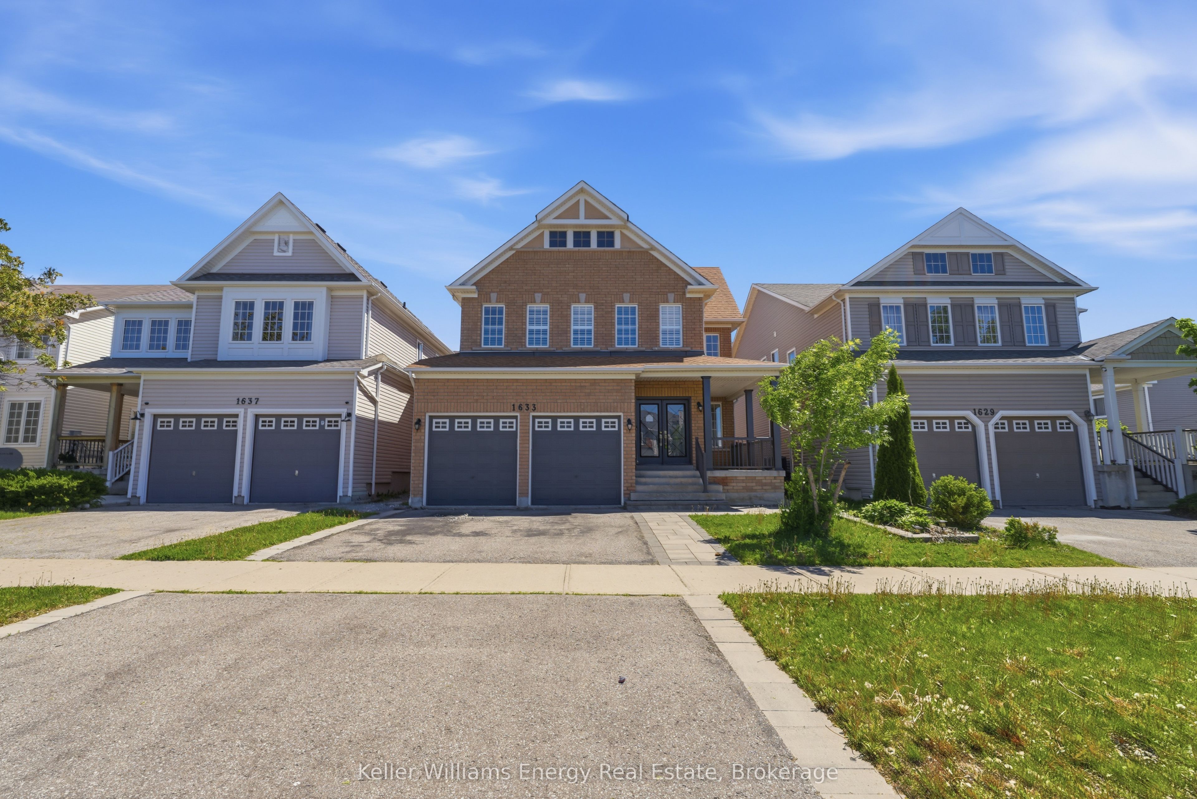 1633 Grandview Street N, Oshawa, ON L1K 0A6