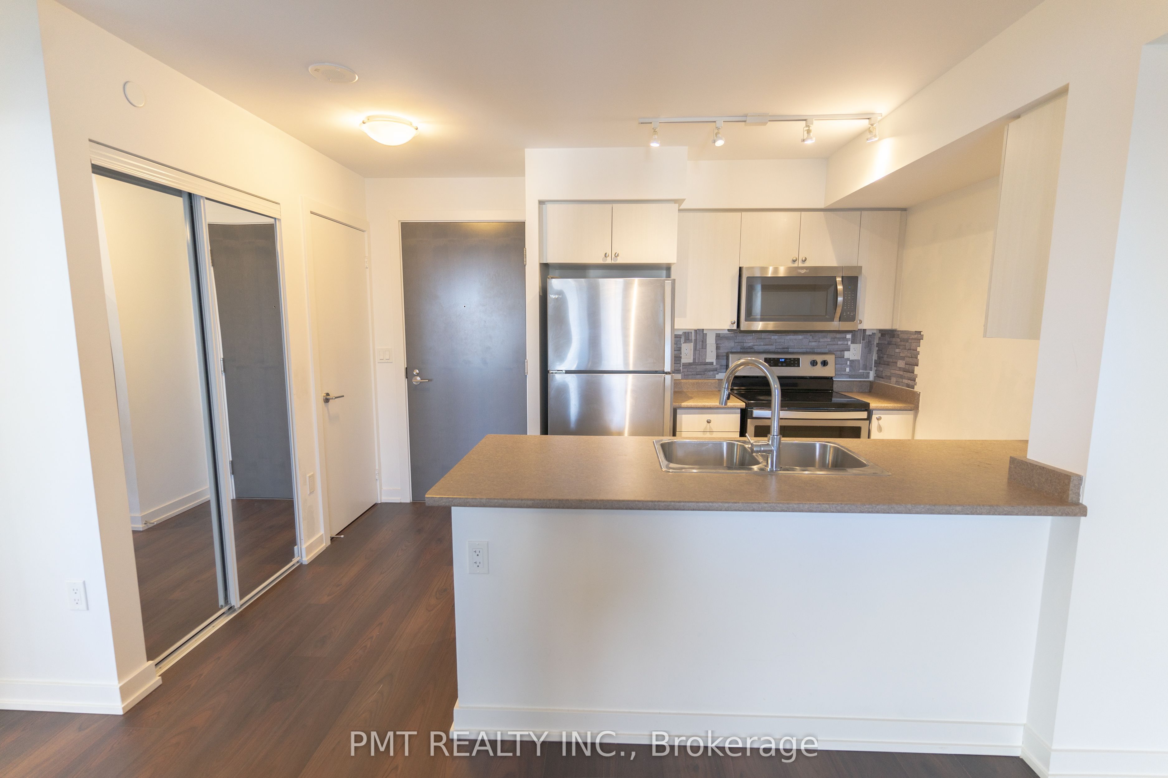 1346 Danforth Road 1302, Toronto, ON M1J 0A9 photo 2