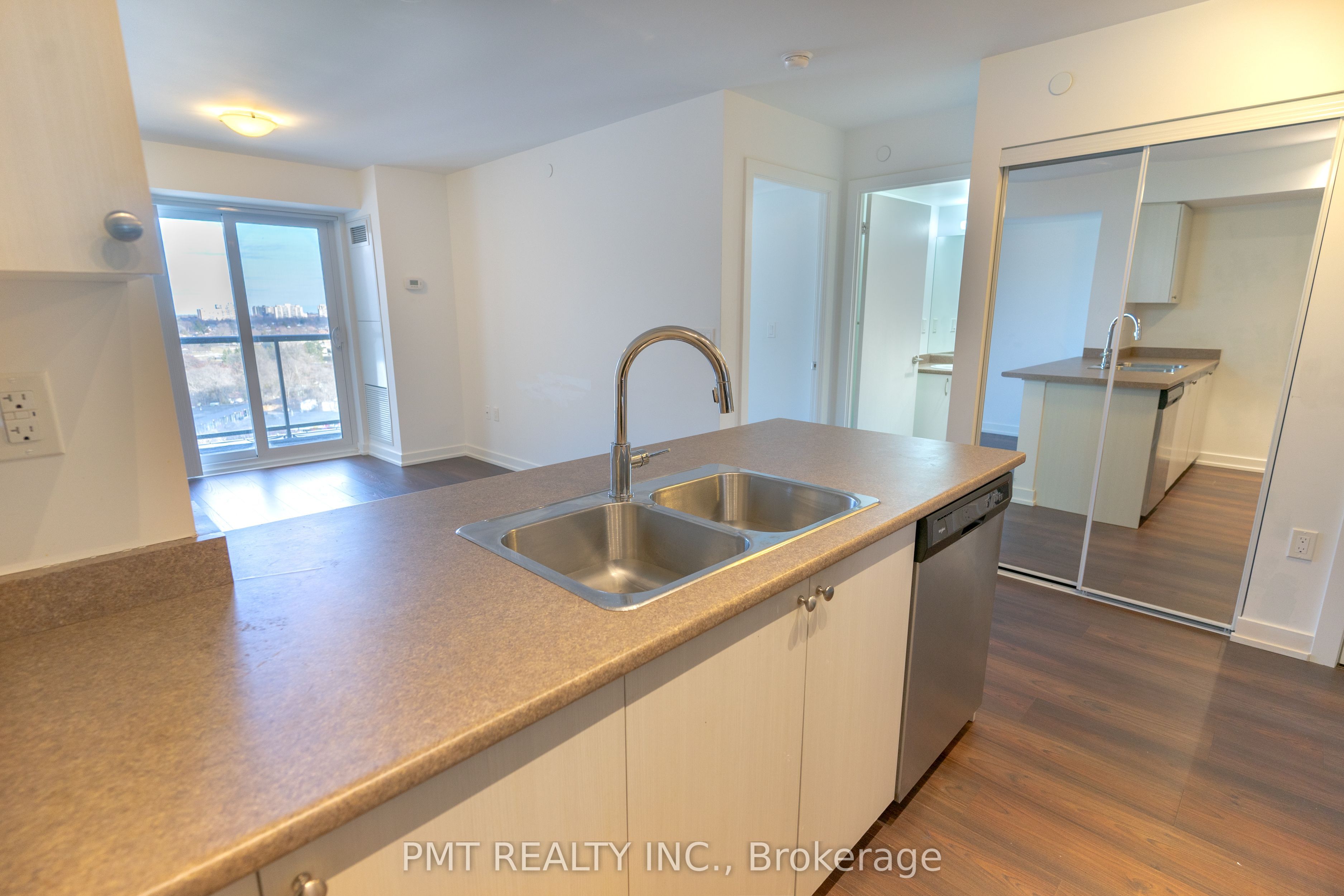1346 Danforth Road 1302, Toronto, ON M1J 0A9 photo 3