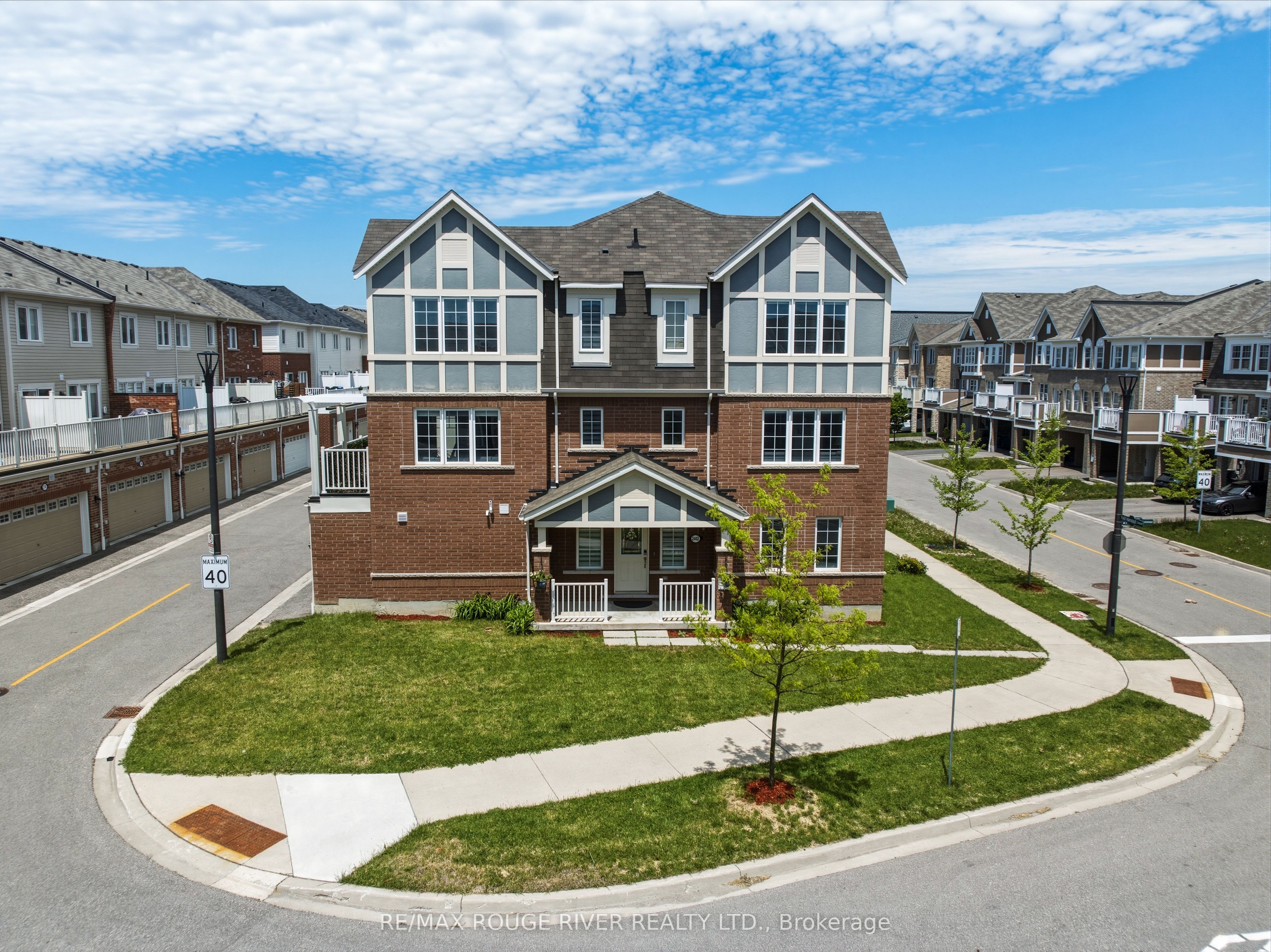 2402 Fall Harvest Crescent, Pickering, ON L1X 0G2