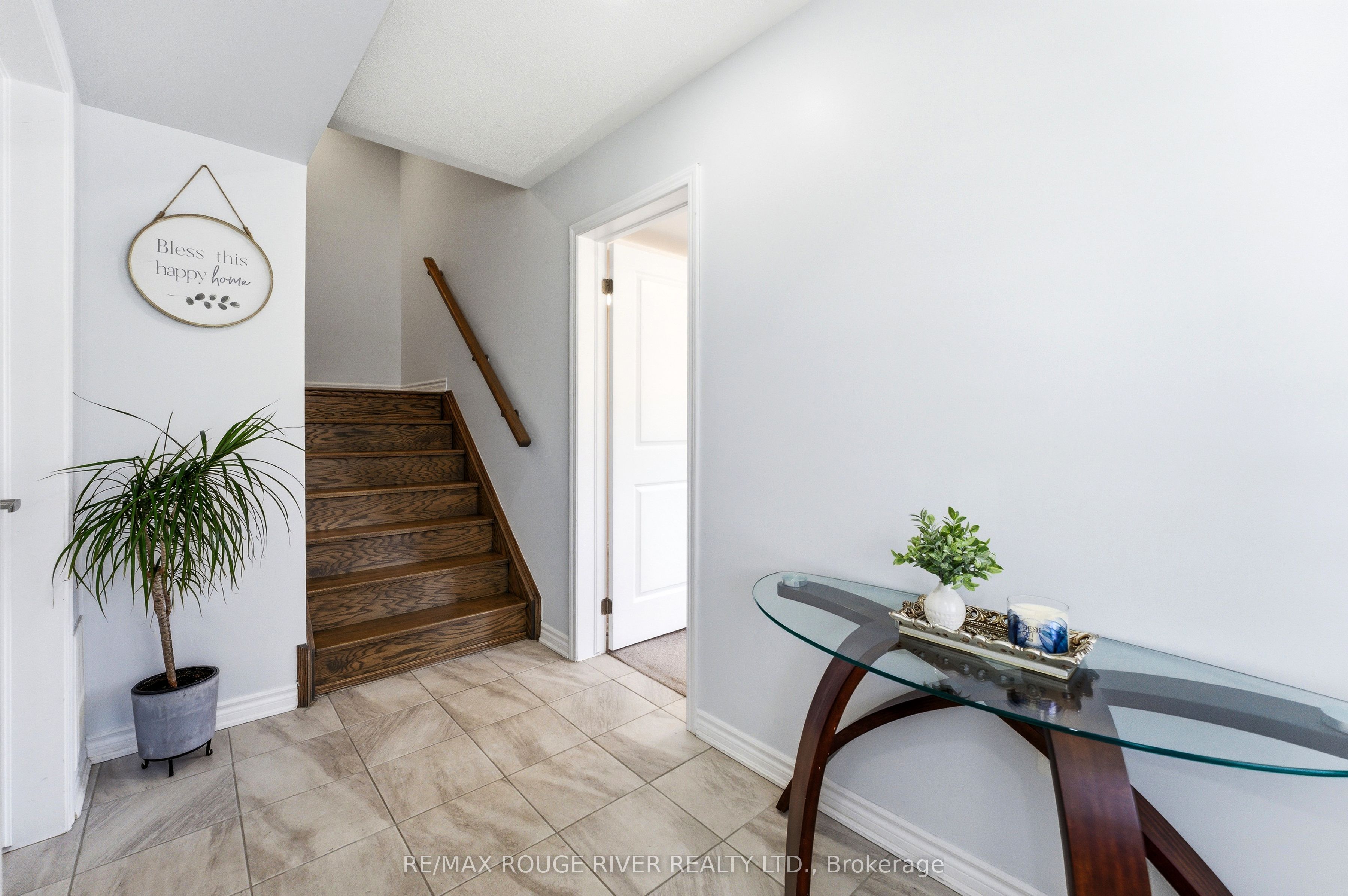2402 Fall Harvest Crescent, Pickering, ON L1X 0G2 photo 5