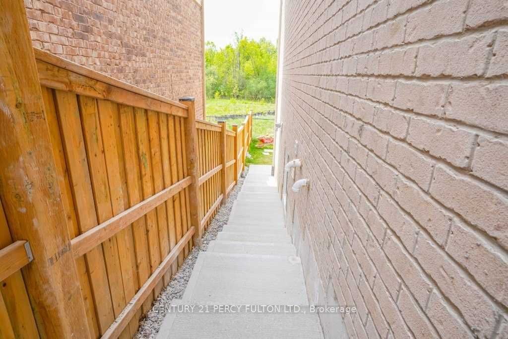 1040 Foxtail Crescent Bsmt, Pickering, ON L1X 0E7 photo 2