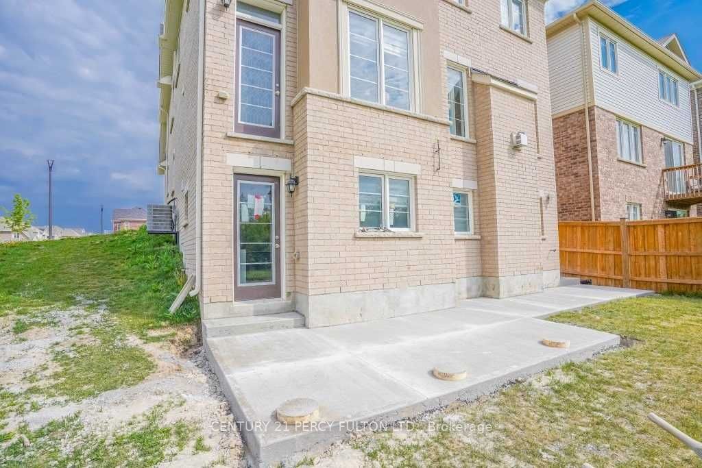 1040 Foxtail Crescent Bsmt, Pickering, ON L1X 0E7 photo 4