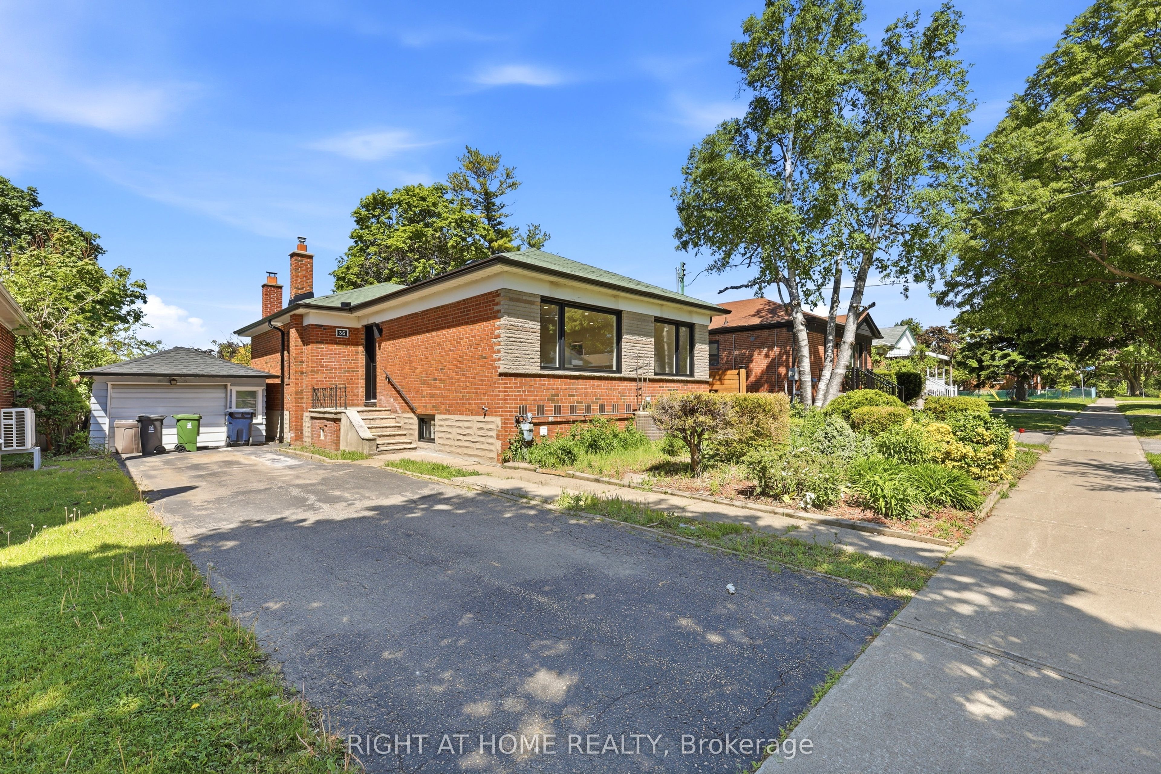 36 Vauxhall Drive, Toronto, ON M1P 1P7 photo 2