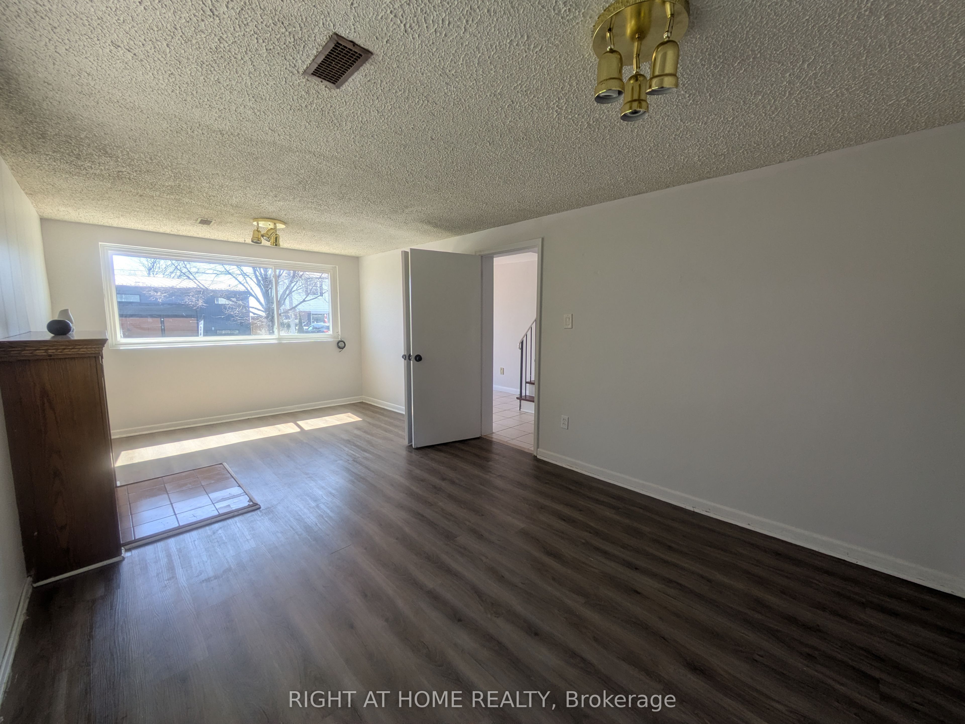 740 Stone Street, Oshawa, ON L1J 1A6 photo 5