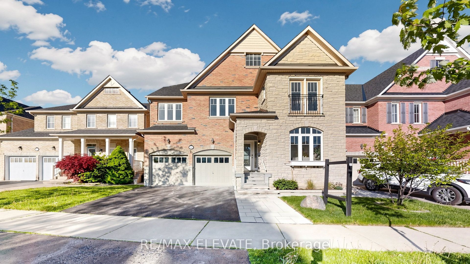19 Weatherby Avenue, Ajax, ON L1Z 1R7 photo 2