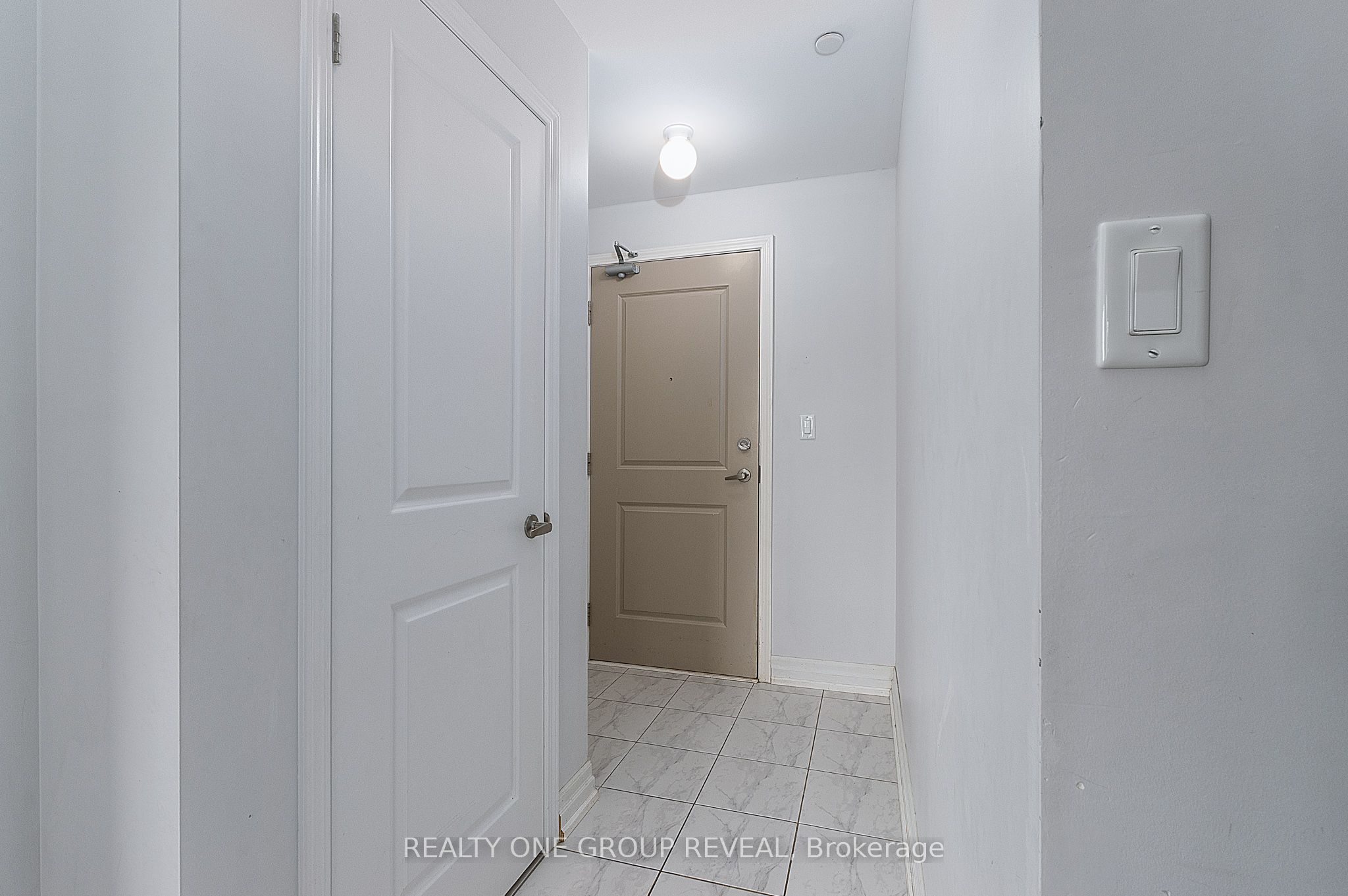 80 Aspen Springs Drive 210, Clarington, ON L1C 0V4 photo 3