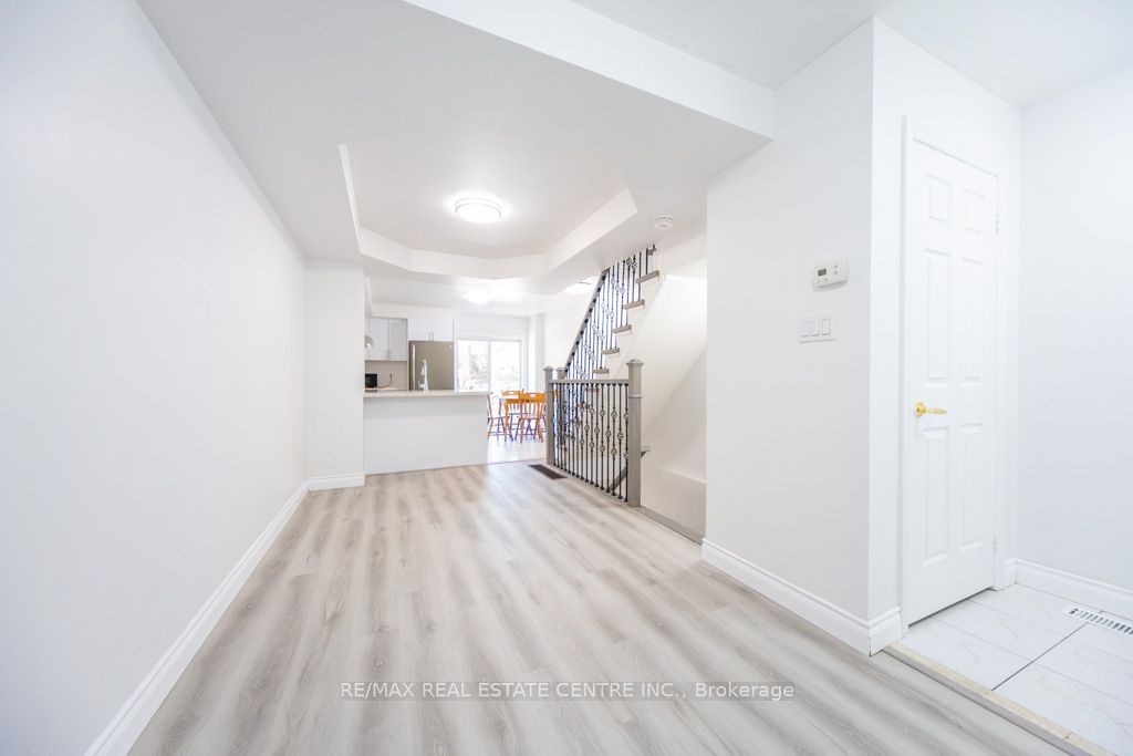 123 Enderby Road, Toronto, ON M4E 3W5 photo 5