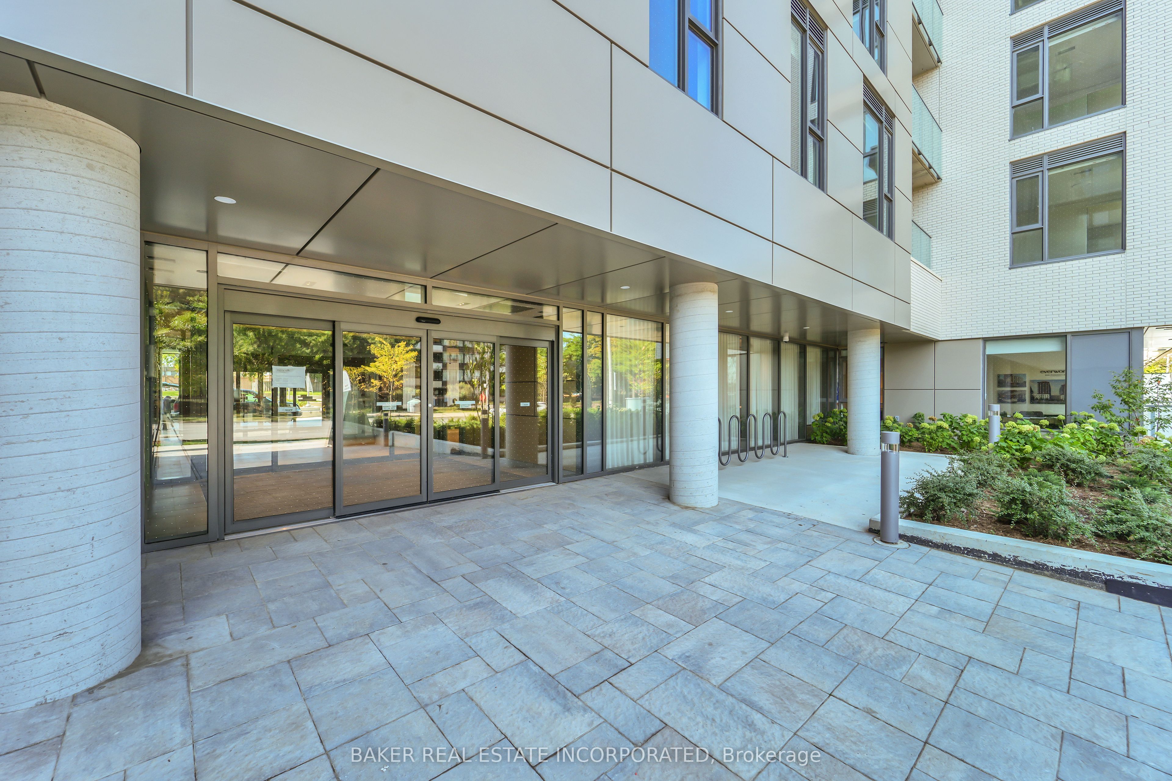 3030 Pharmacy Avenue 1123, Toronto, ON M1W 2N7 photo 4