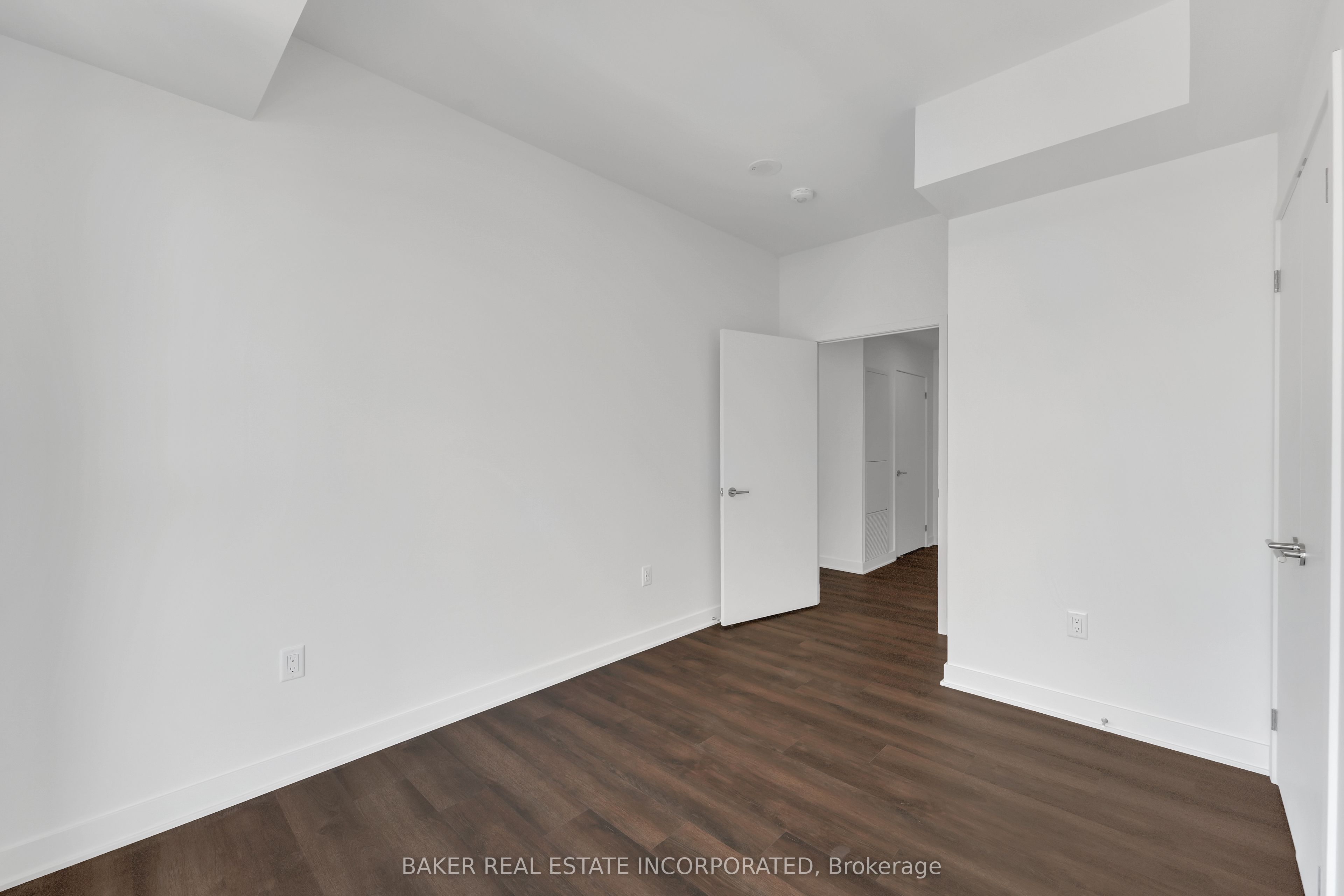3030 Pharmacy Avenue 1407, Toronto, ON M1W 2N7 photo 3