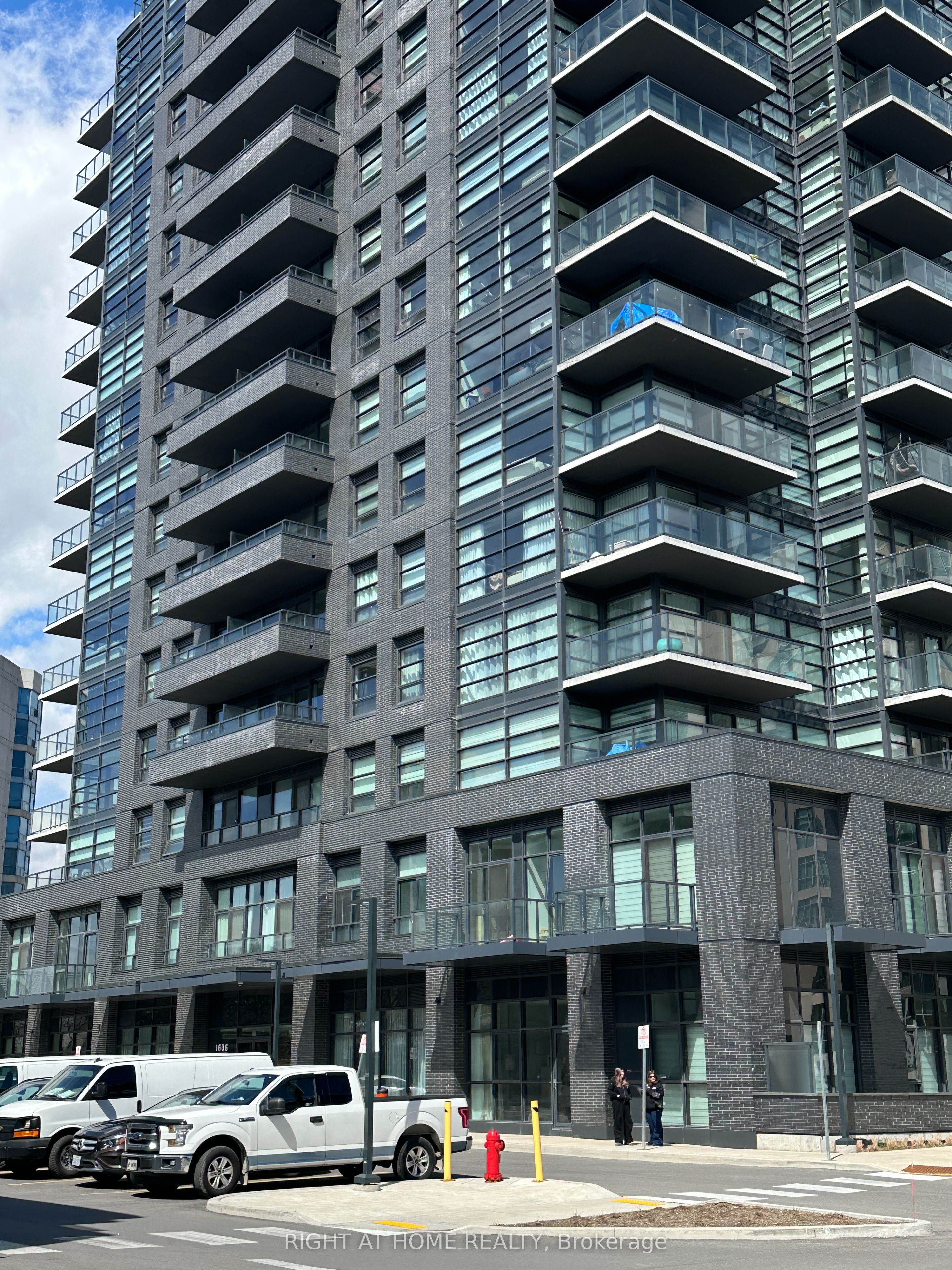 1606 Charles Street 1308, Whitby, ON L1N 0P1
