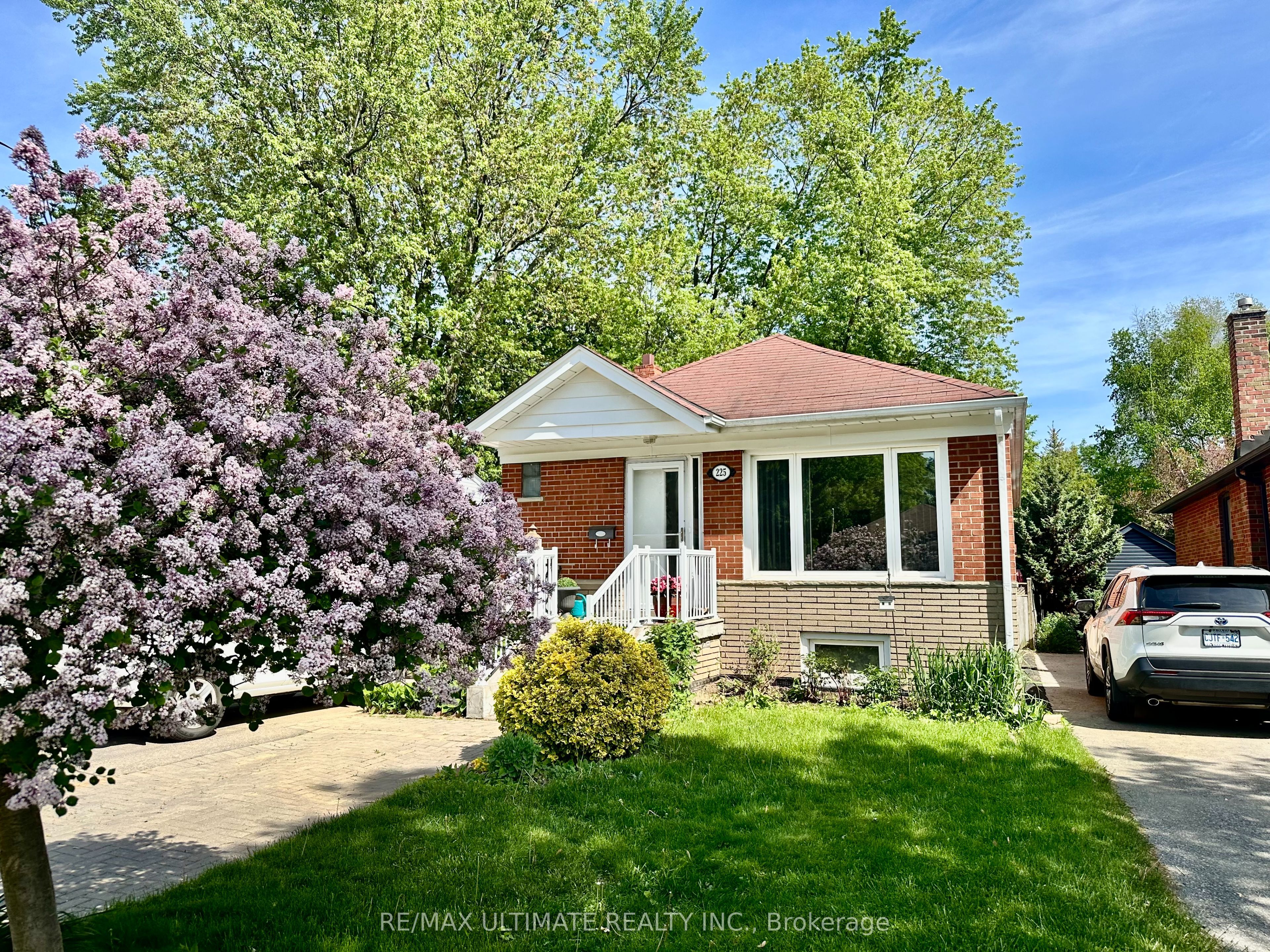 225 Ferris Road BSMT, Toronto, ON M4B 1H2 photo 2