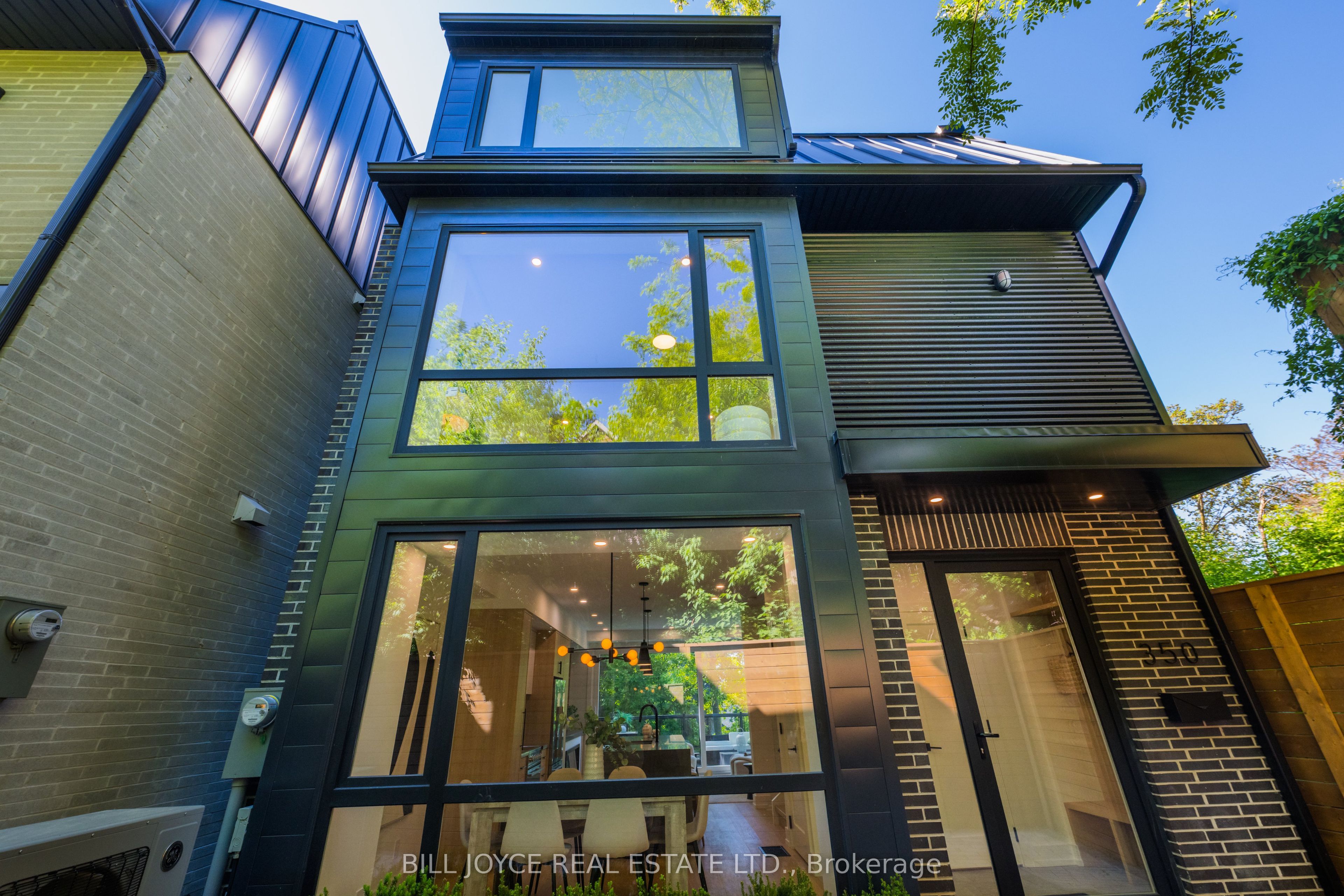 350 Lee Avenue, Toronto, ON M4E 2P8 photo 3