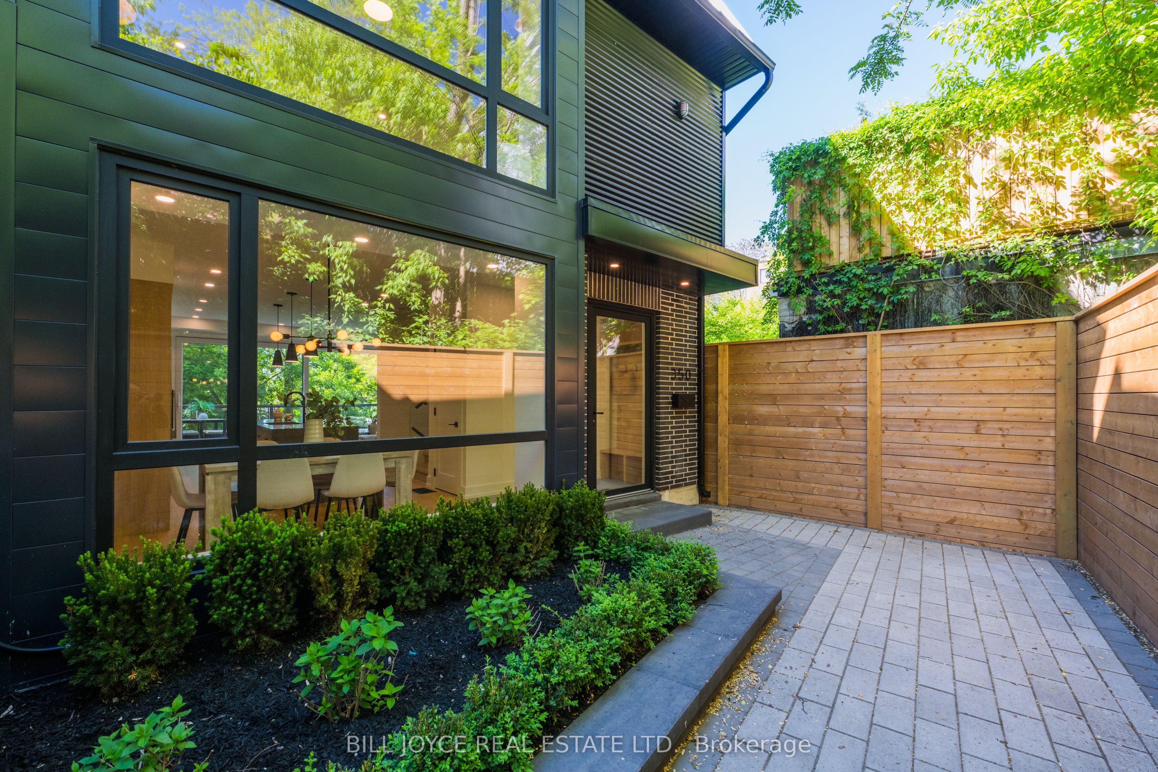 350 Lee Avenue, Toronto, ON M4E 2P8 photo 4
