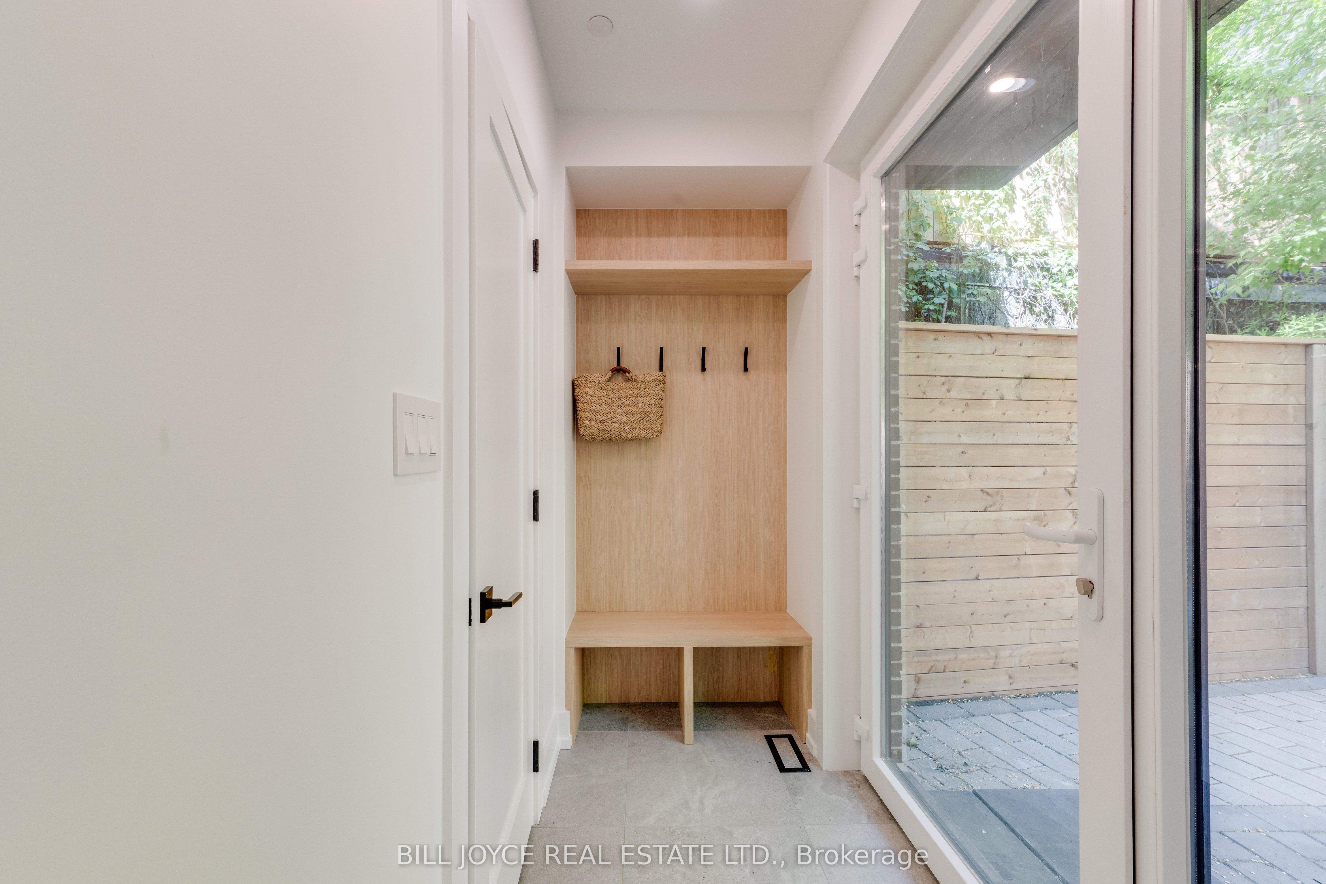 350 Lee Avenue, Toronto, ON M4E 2P8 photo 5