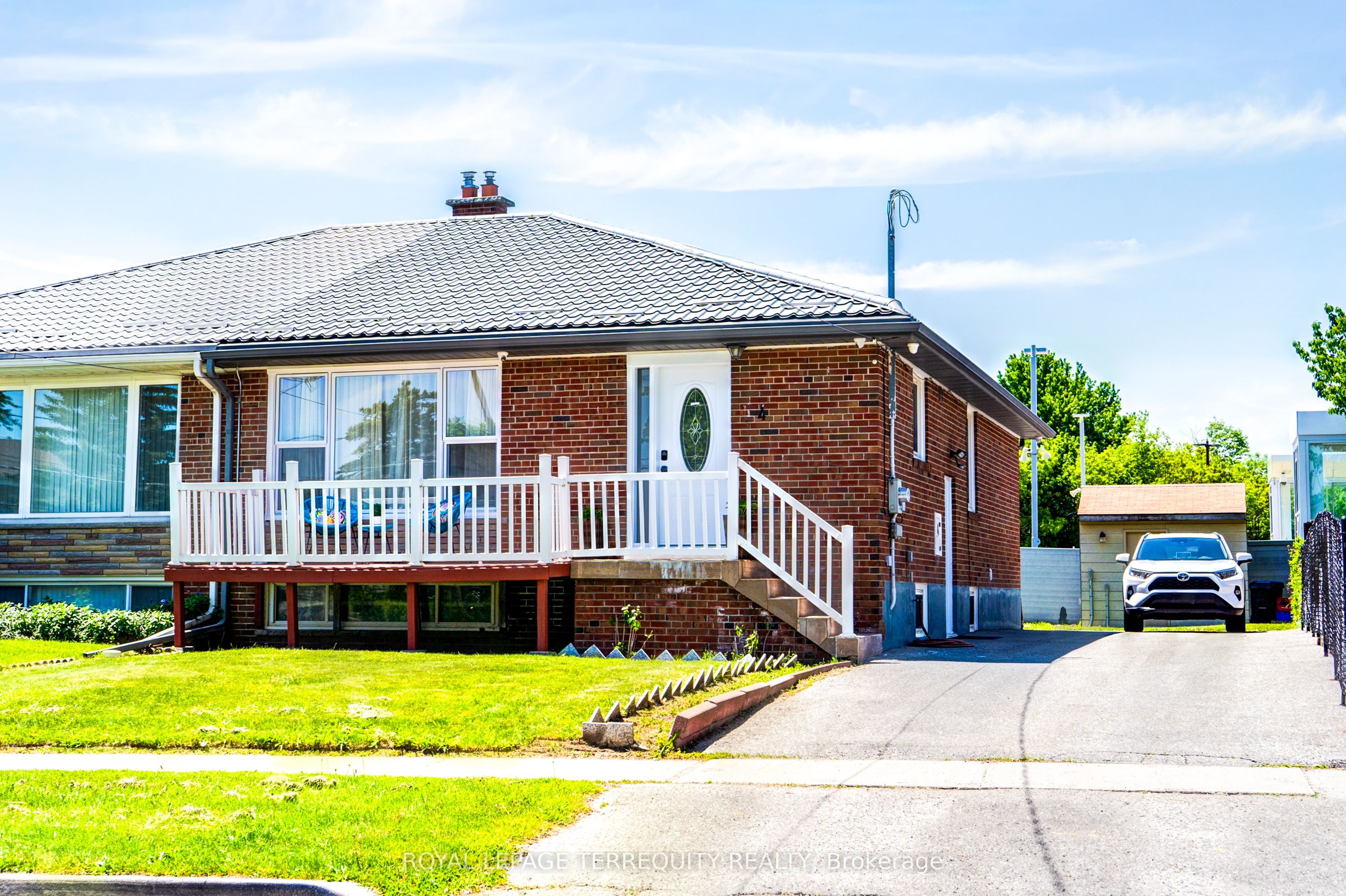 4 Thrush Road, Toronto, ON M1K 3S2