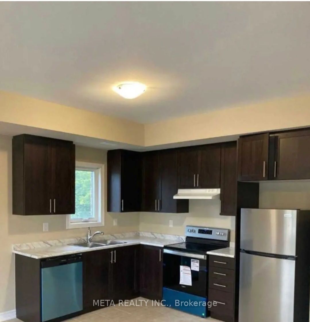 293 Olive Avenue 3rd Floor, Oshawa, ON L1H 2P5 photo 4