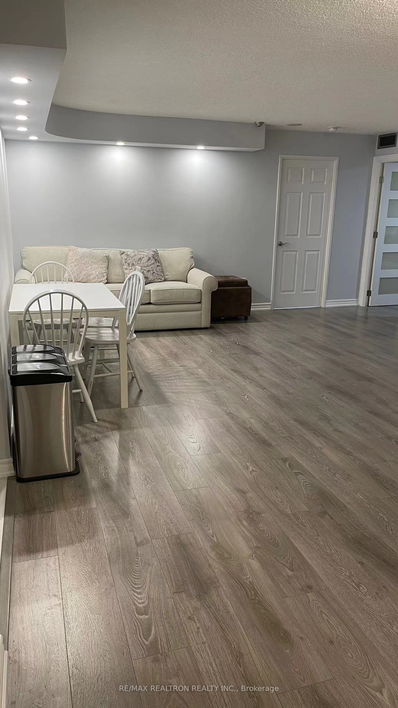 3050 Ellesmere Road 1701, Toronto, ON M1E 5E6 photo 2