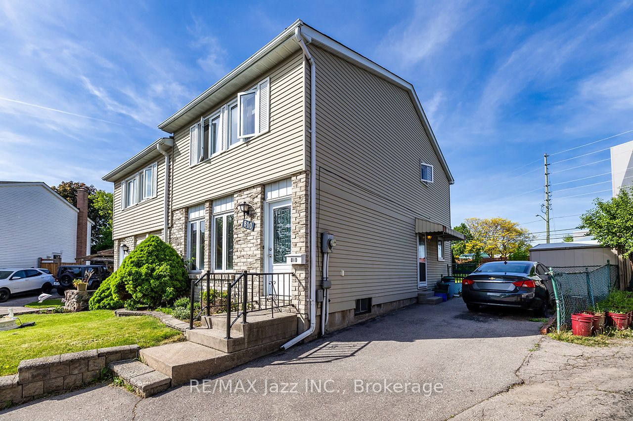 810 Kilkenny Court, Oshawa, ON L1J 7B7 photo 2