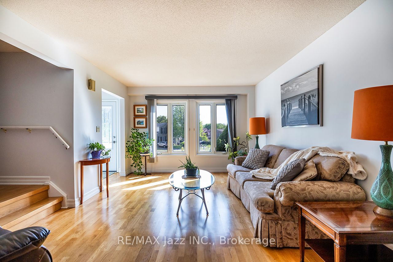 810 Kilkenny Court, Oshawa, ON L1J 7B7 photo 4