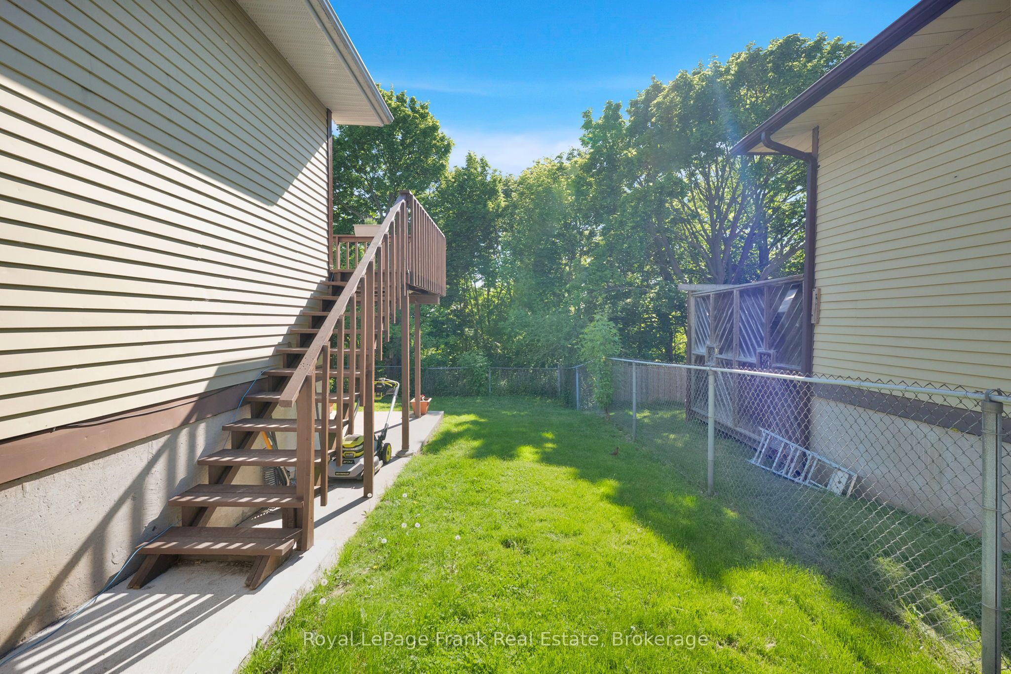 576 Annandale Street, Oshawa, ON L1H 7S7 photo 5
