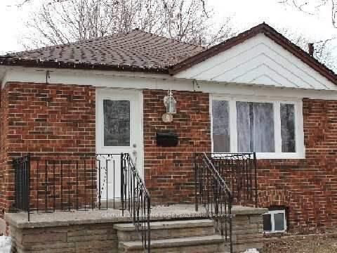 9 Rossford Road Main, Toronto, ON M1R 4B2