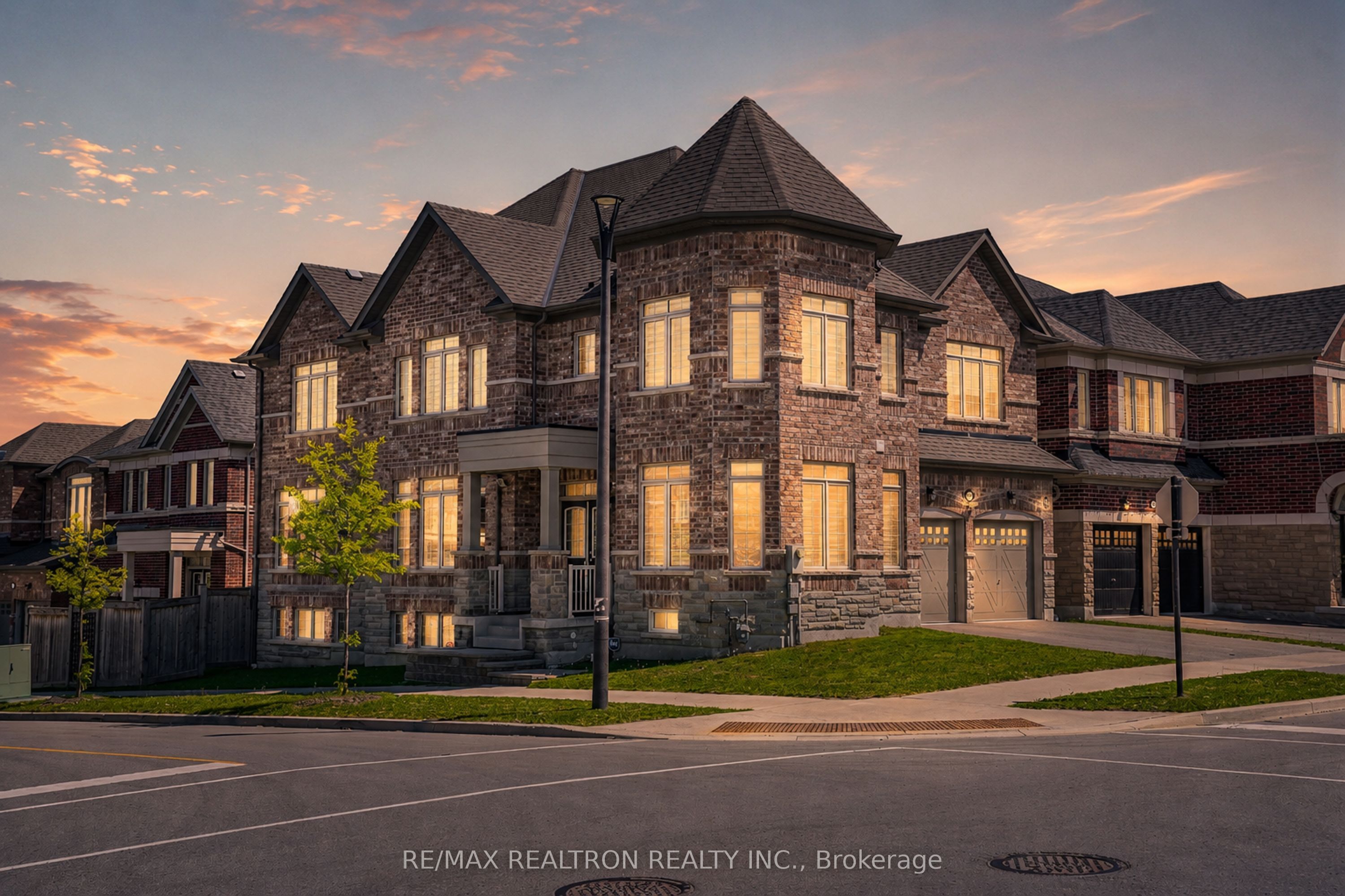 2431 Hibiscus Drive, Pickering, ON L1X 0H1 photo 2