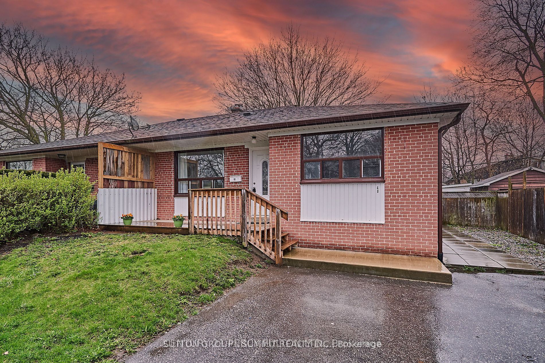 48 Tulloch Drive Main, Ajax, ON L1S 2S1
