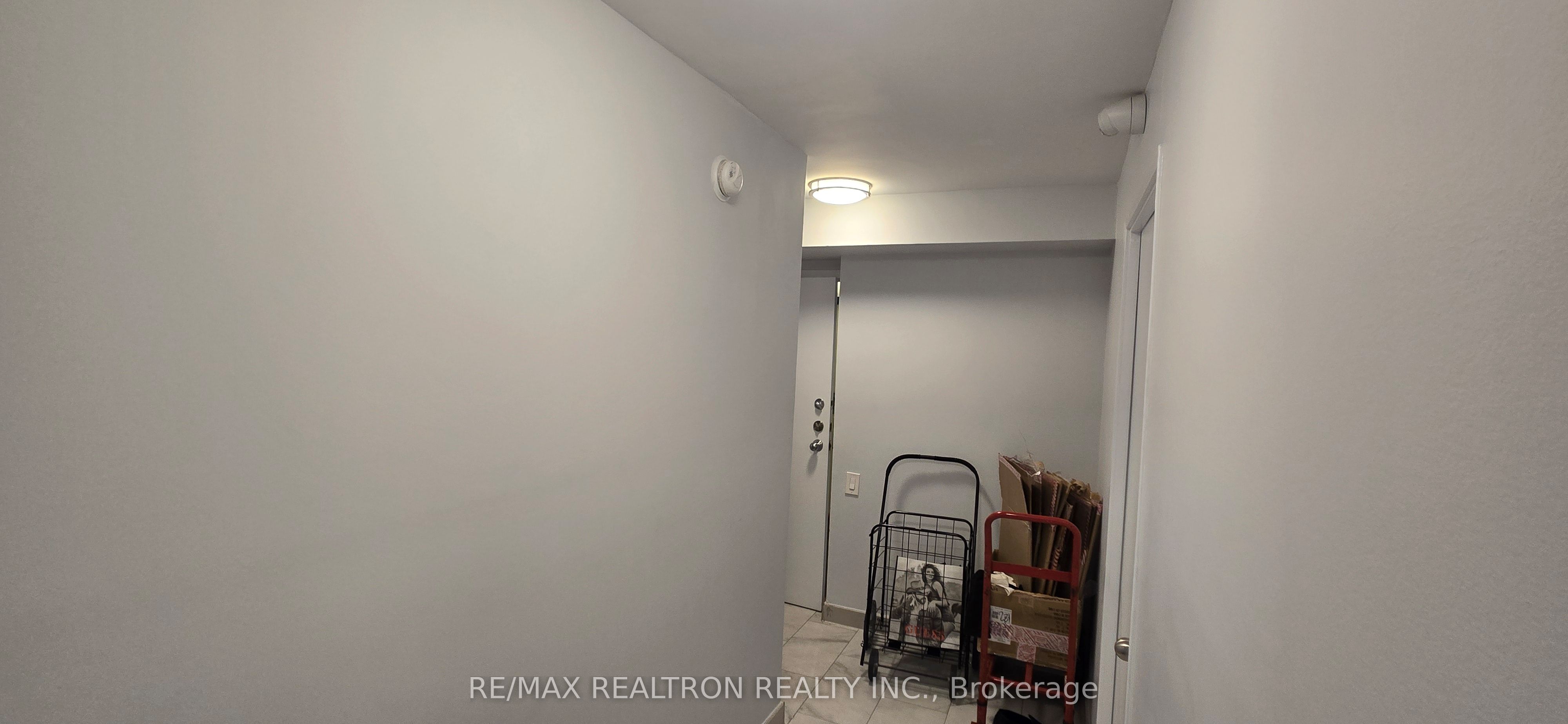 2466 Eglinton Avenue E 806, Toronto, ON M1K 5J8 photo 3