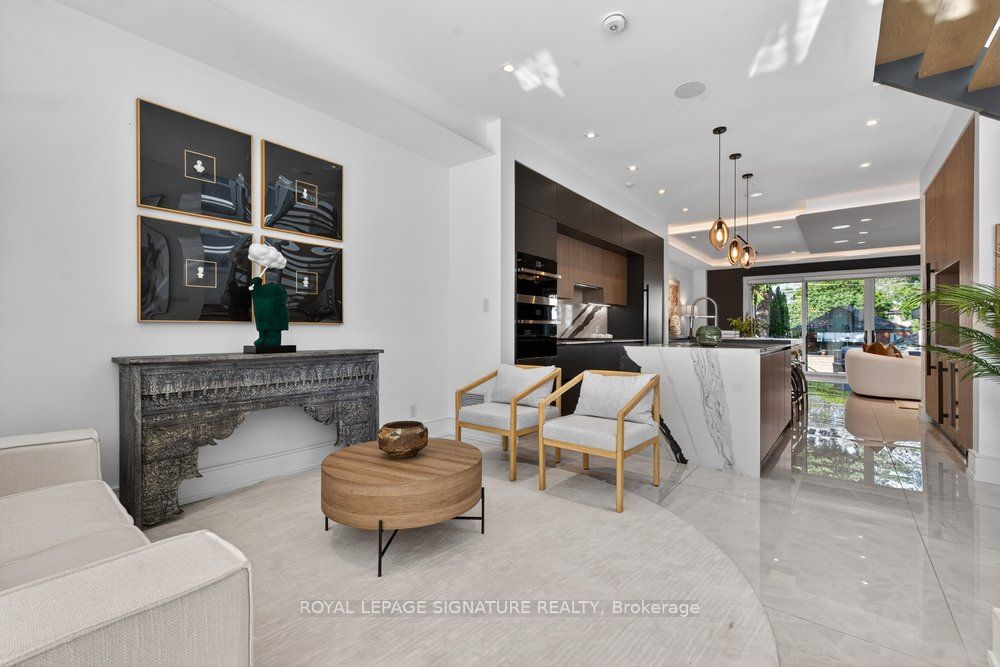 39 Derwyn Road, Toronto, ON M4J 4N1 photo 4