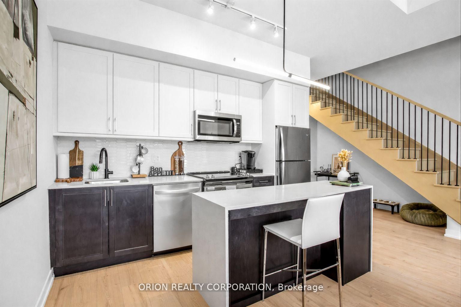 201 Brock Street S 106, Whitby, ON L1N 0P8 photo 4