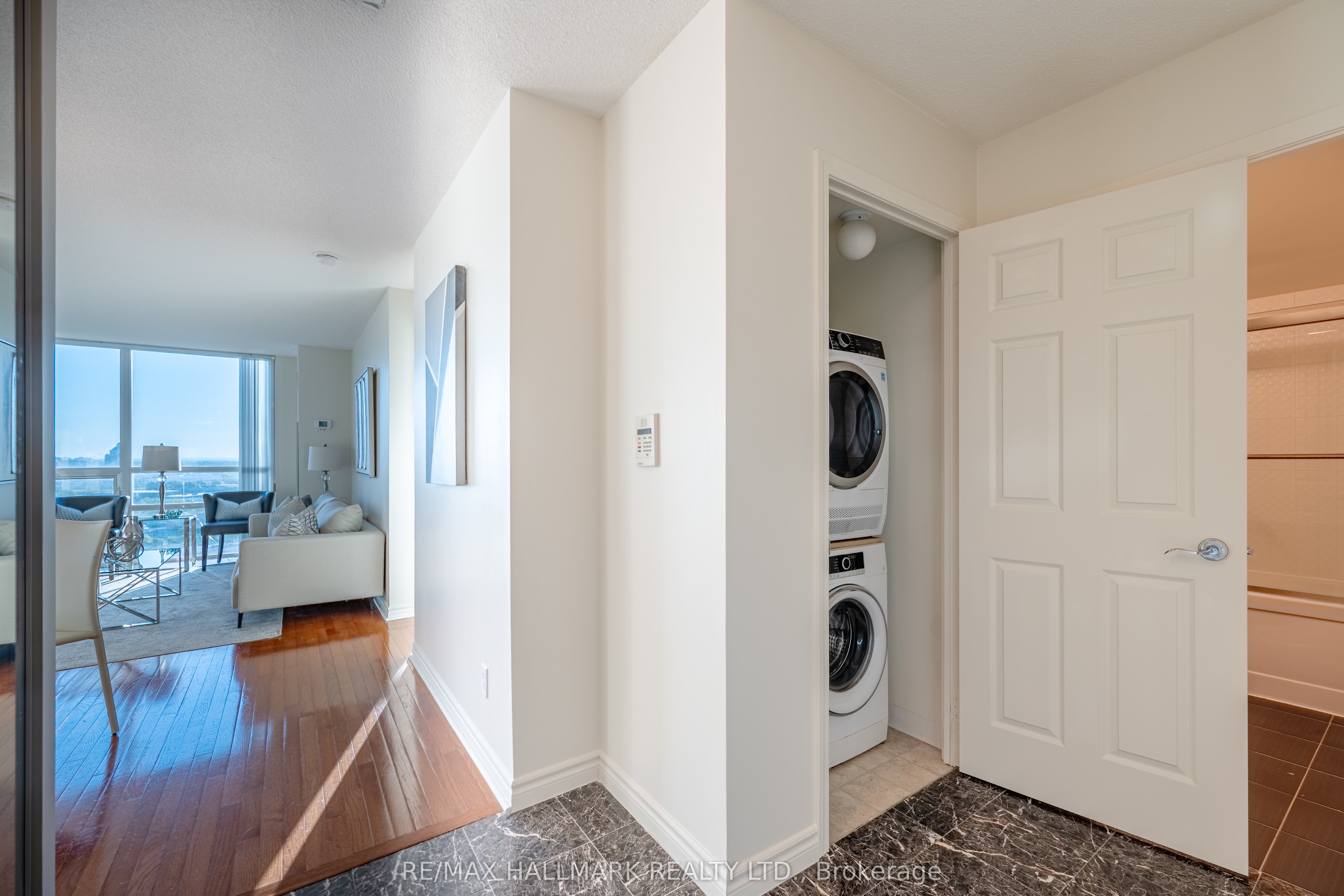 88 Grangeway Avenue 1705, Toronto, ON M1H 0A2 photo 4