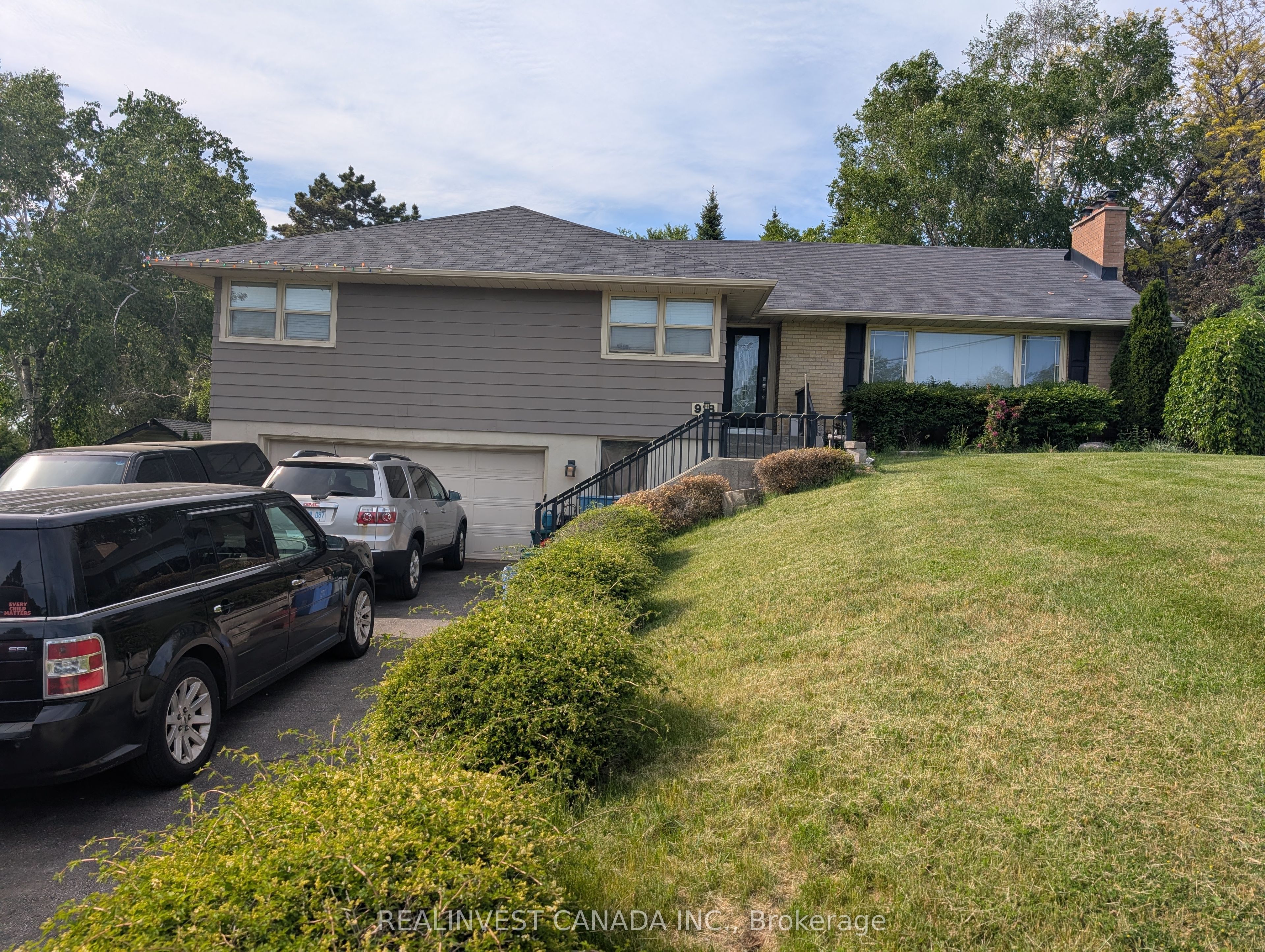 918 Pinecrest Road, Oshawa, ON L1K 2B2