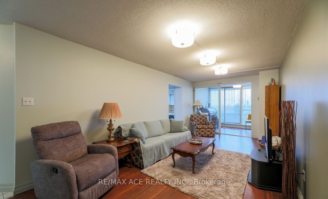 1 Greystone Walk Drive 580, Toronto, ON M1K 5J3 photo 5