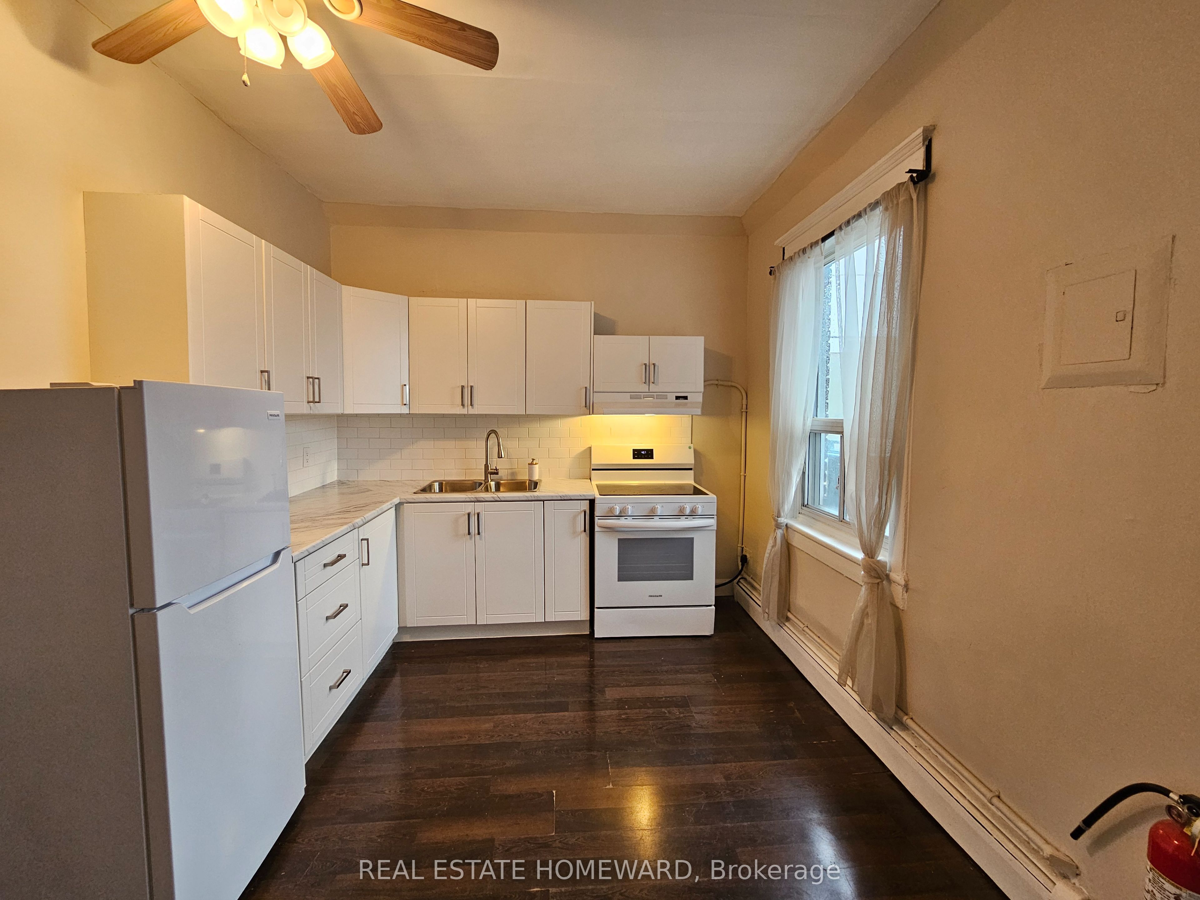 733 Pape Avenue A, Toronto, ON M4K 3S8