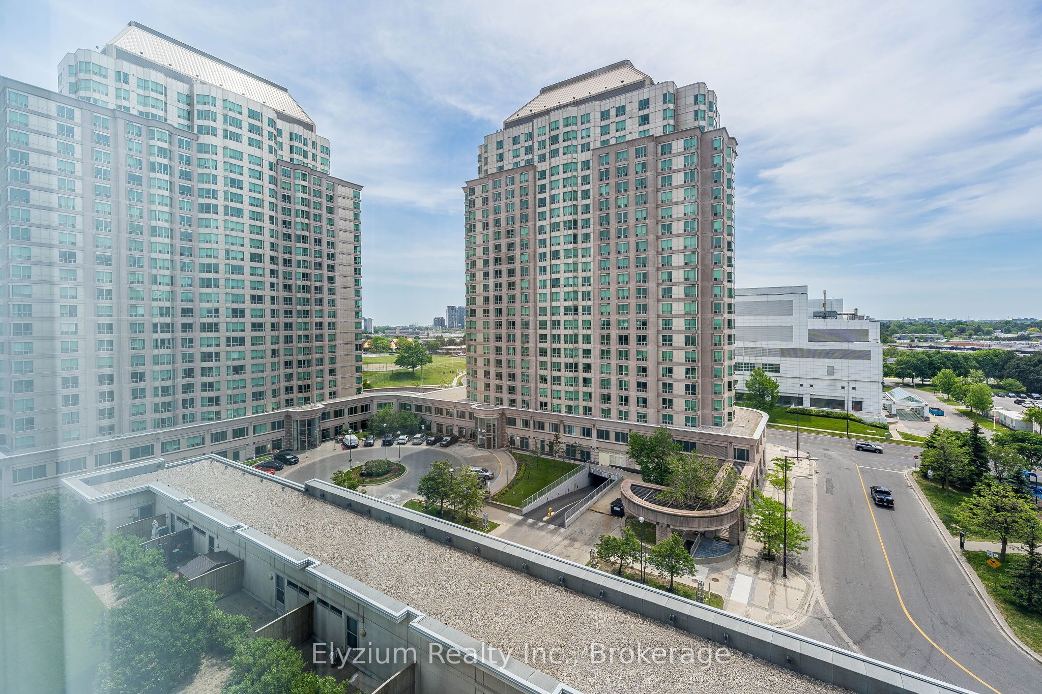 38 Lee Centre Drive 1007, Toronto, ON M1H 3J7 photo 3