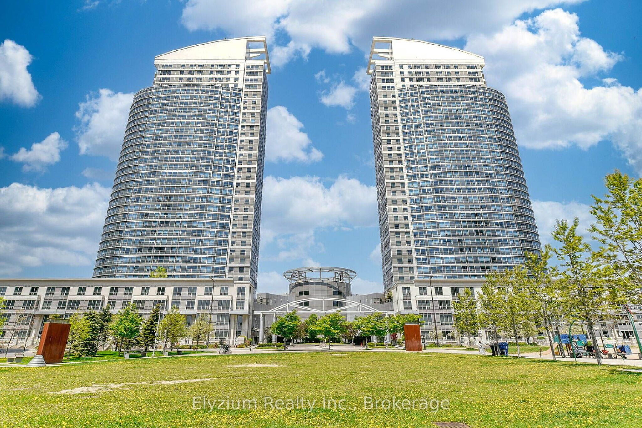 38 Lee Centre Drive 1007, Toronto, ON M1H 3J7 photo 4