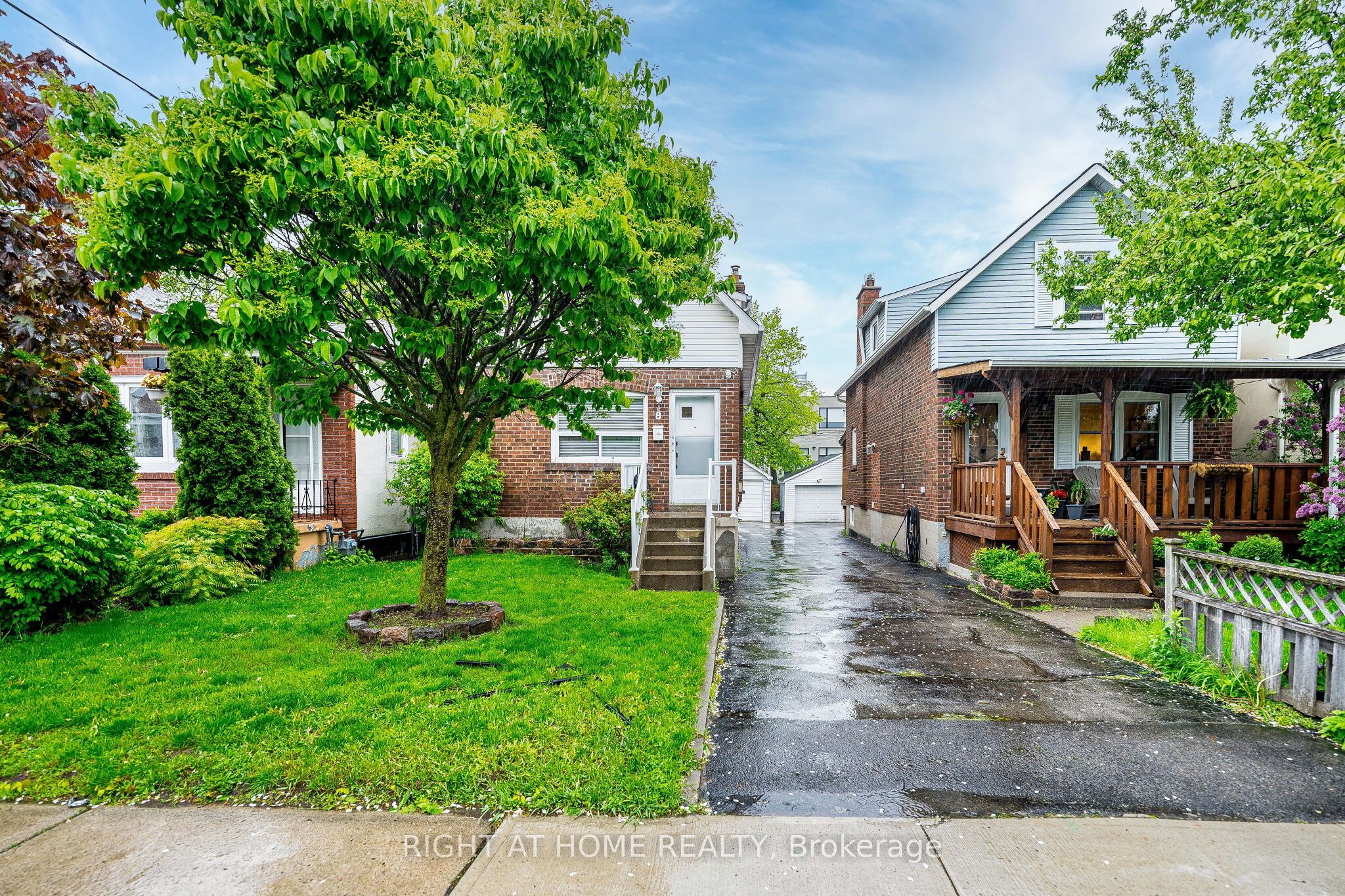 8 Savoy Avenue, Toronto, ON M8W 3X6 photo 2