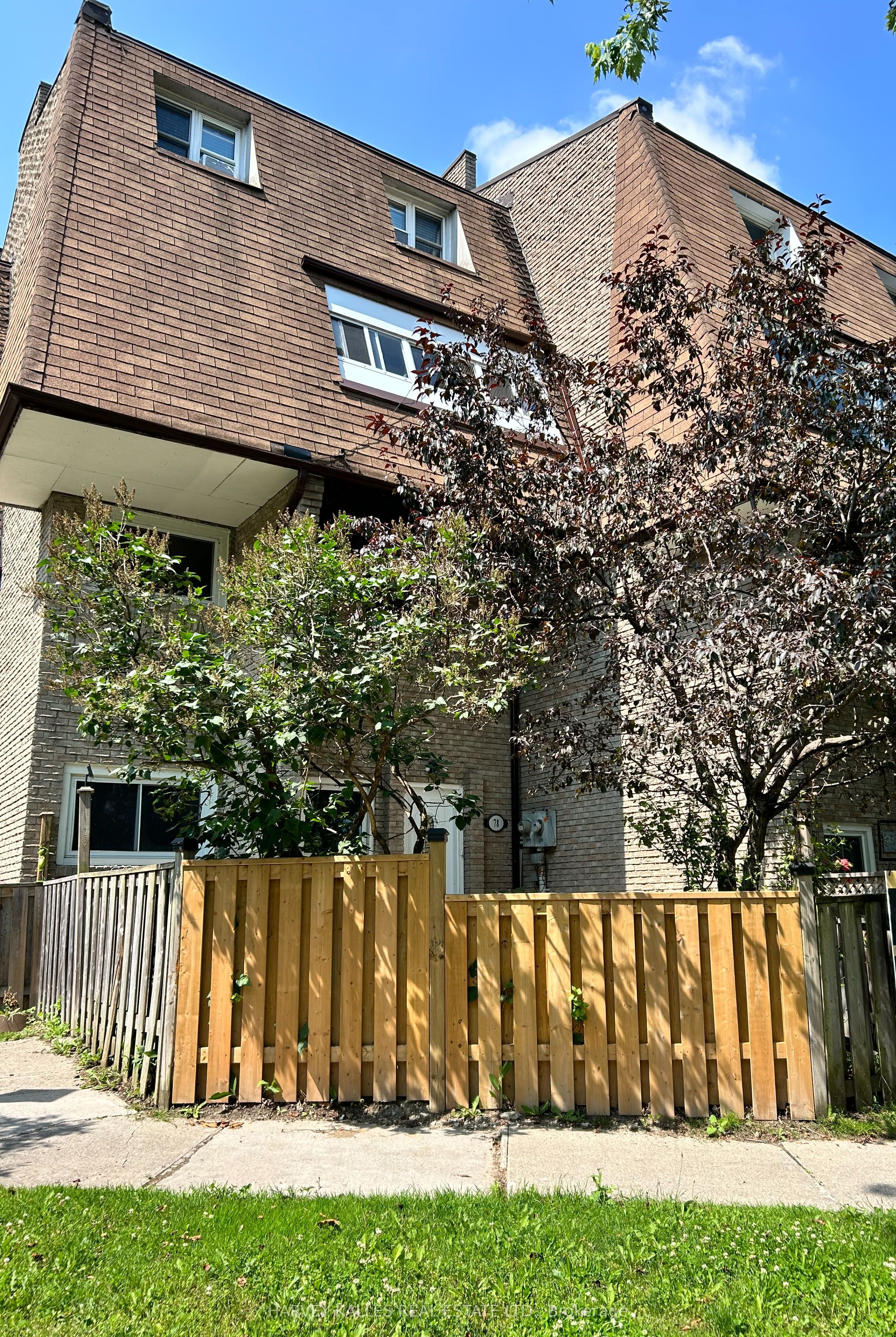 78 Scarborough Golf Club Road 58, Toronto, ON M1M 3C5